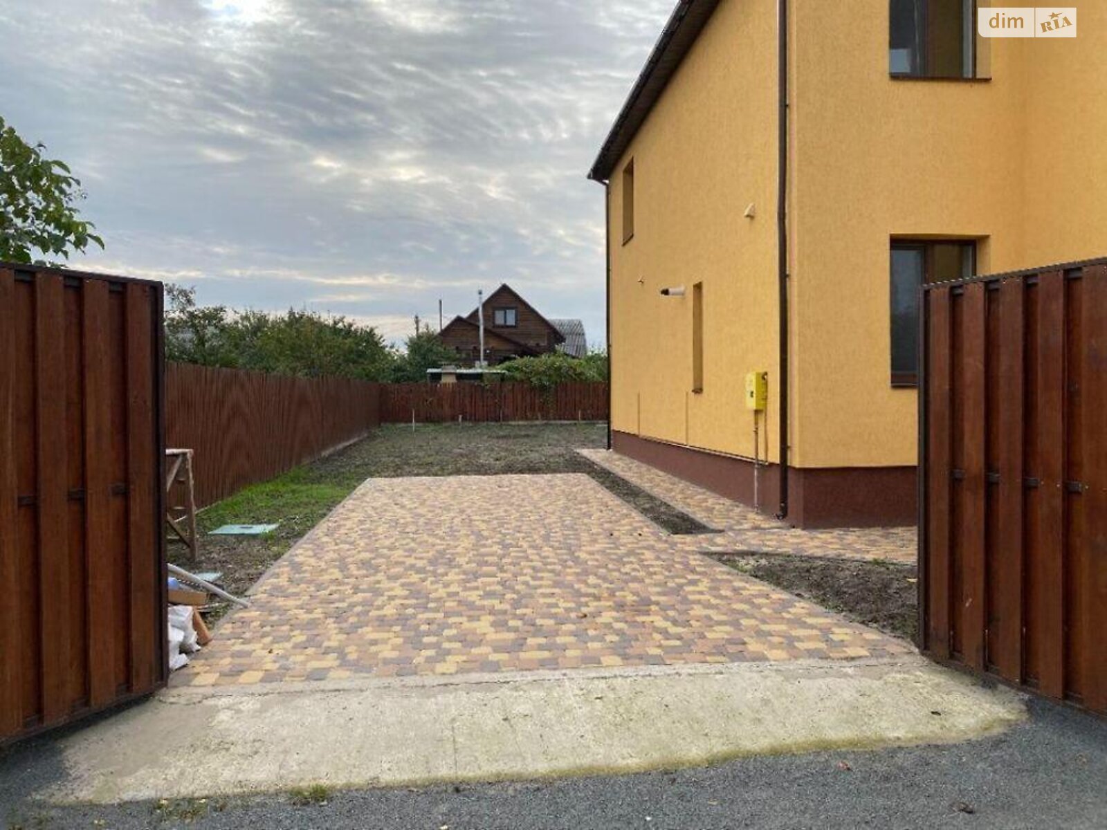 двоповерховий будинок, 182 кв. м, кирпич. Продаж у Лютіжі фото 1 двоповерховий будинок, 182 кв. м, кирпич. Продаж у Лютіжі фото 1