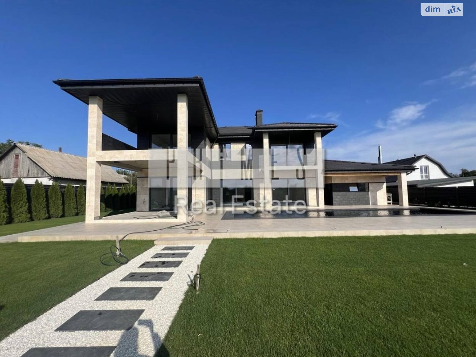 двоповерховий будинок, 351.2 кв. м, цегла. Продаж у Лютіжі фото 1 двоповерховий будинок, 351.2 кв. м, цегла. Продаж у Лютіжі фото 1