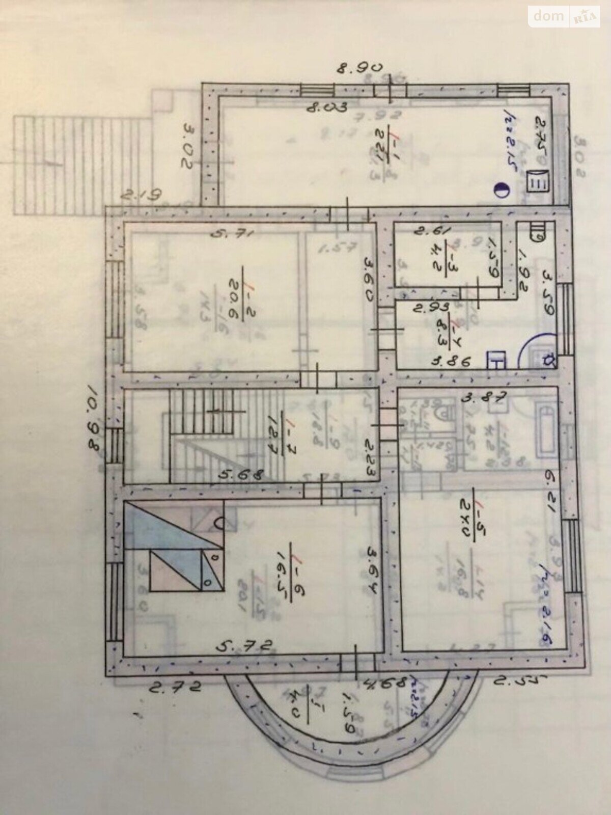 трехэтажный дом с балконом, 515 кв. м, кирпич. Продажа в Мостище фото 1