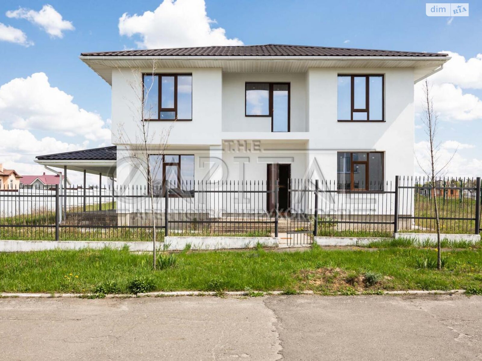 триповерховий будинок з балконом, 251 кв. м, цегла. Продаж у Макарові фото 1