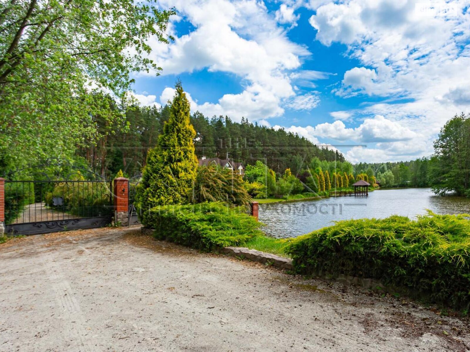двухэтажный дом с гаражом, 589 кв. м, кирпич. Продажа в Макарове фото 1 двухэтажный дом с гаражом, 589 кв. м, кирпич. Продажа в Макарове фото 1