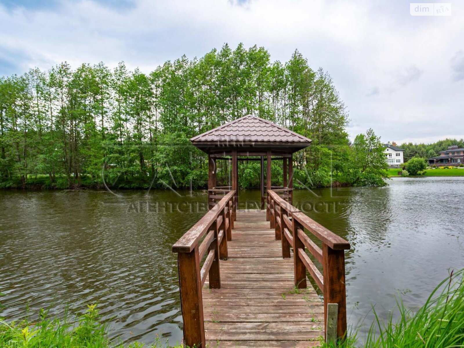 двухэтажный дом с гаражом, 589 кв. м, кирпич. Продажа в Макарове фото 1 двухэтажный дом с гаражом, 589 кв. м, кирпич. Продажа в Макарове фото 1