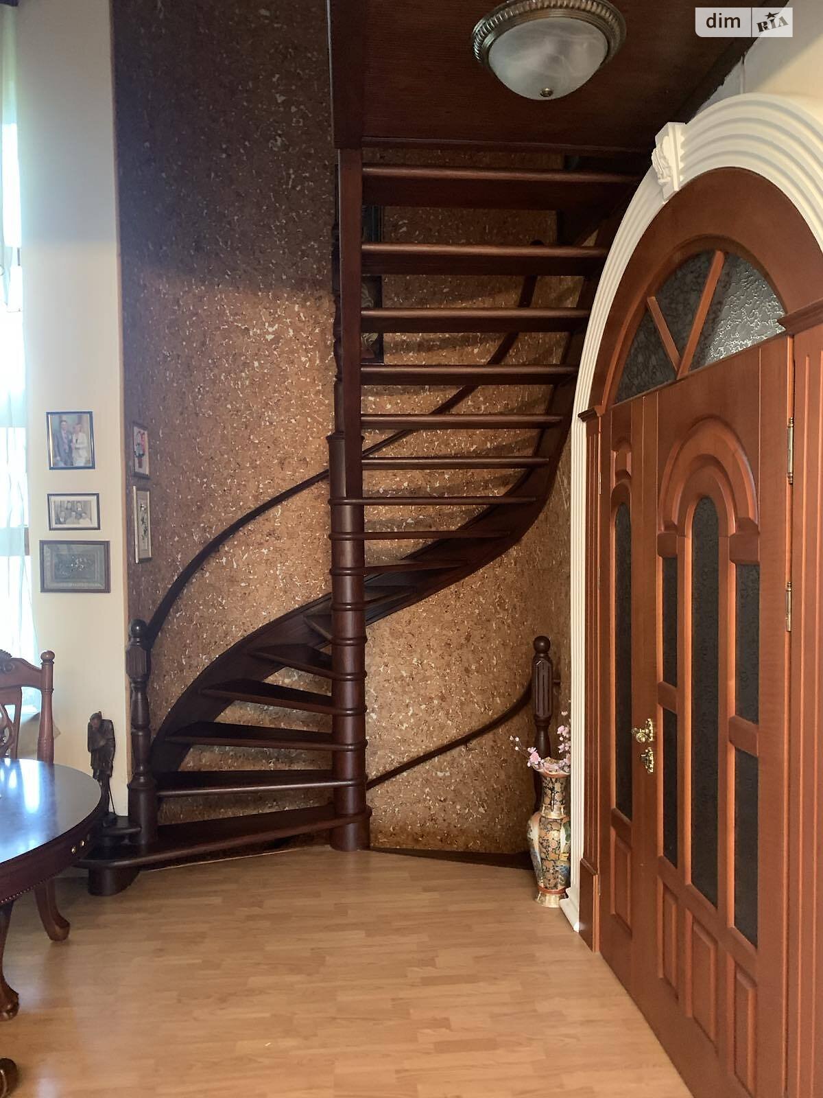 трехэтажный дом с верандой, 270 кв. м, кирпич. Продажа в Маковище фото 1 трехэтажный дом с верандой, 270 кв. м, кирпич. Продажа в Маковище фото 1