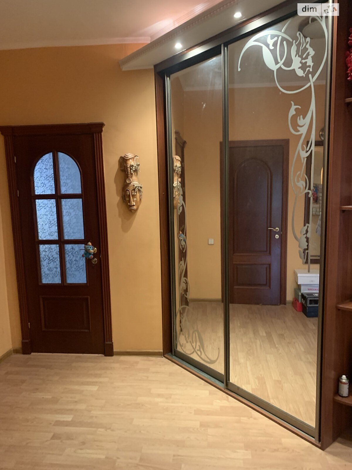 трехэтажный дом с верандой, 270 кв. м, кирпич. Продажа в Маковище фото 1 трехэтажный дом с верандой, 270 кв. м, кирпич. Продажа в Маковище фото 1