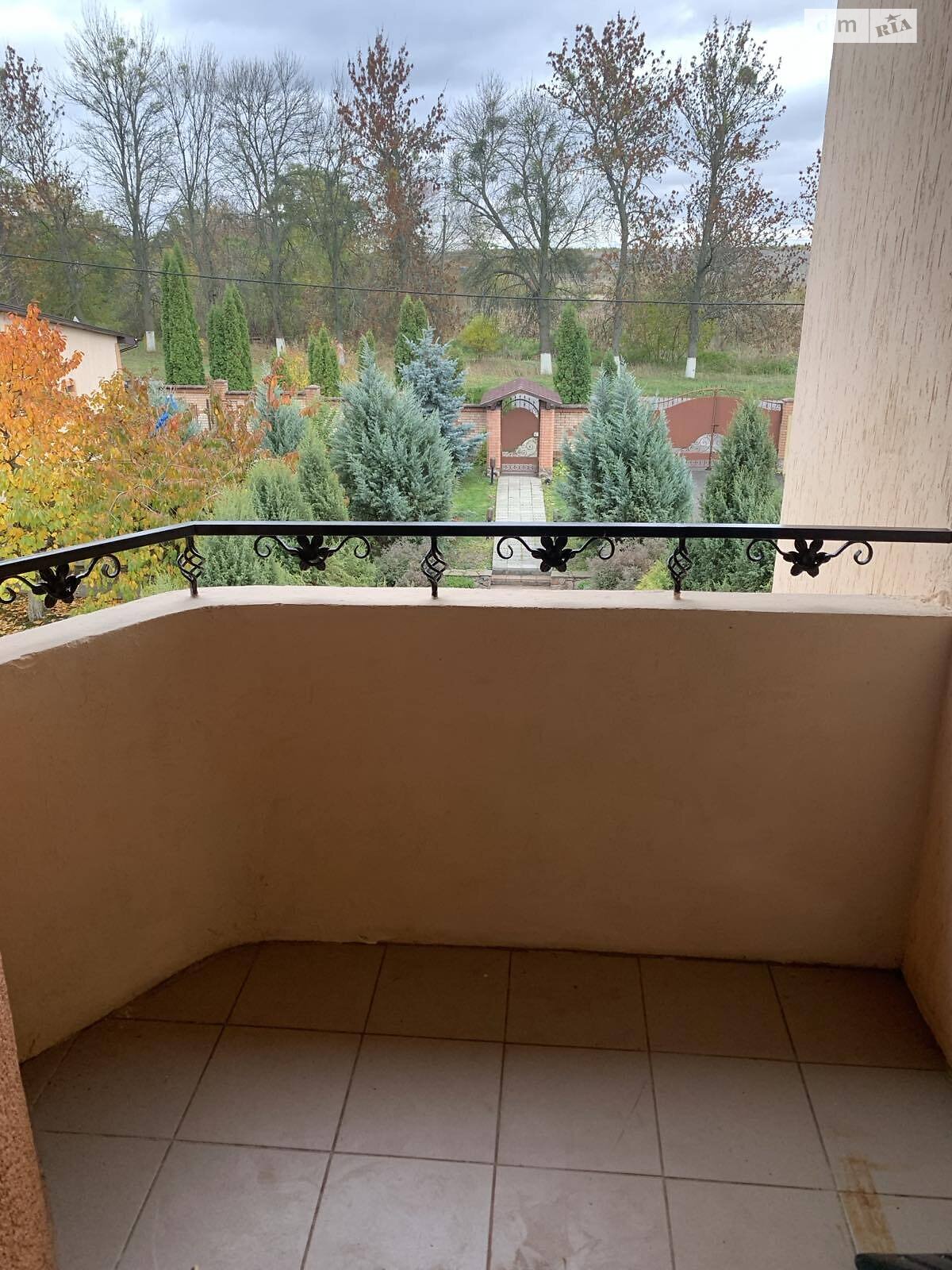 трехэтажный дом с верандой, 270 кв. м, кирпич. Продажа в Маковище фото 1 трехэтажный дом с верандой, 270 кв. м, кирпич. Продажа в Маковище фото 1
