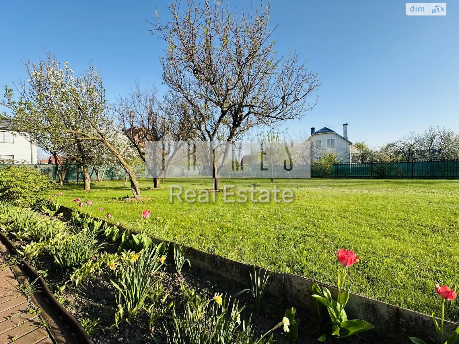 трехэтажный дом с верандой, 302.5 кв. м, кирпич. Продажа в Малой Александровке фото 1 трехэтажный дом с верандой, 302.5 кв. м, кирпич. Продажа в Малой Александровке фото 1