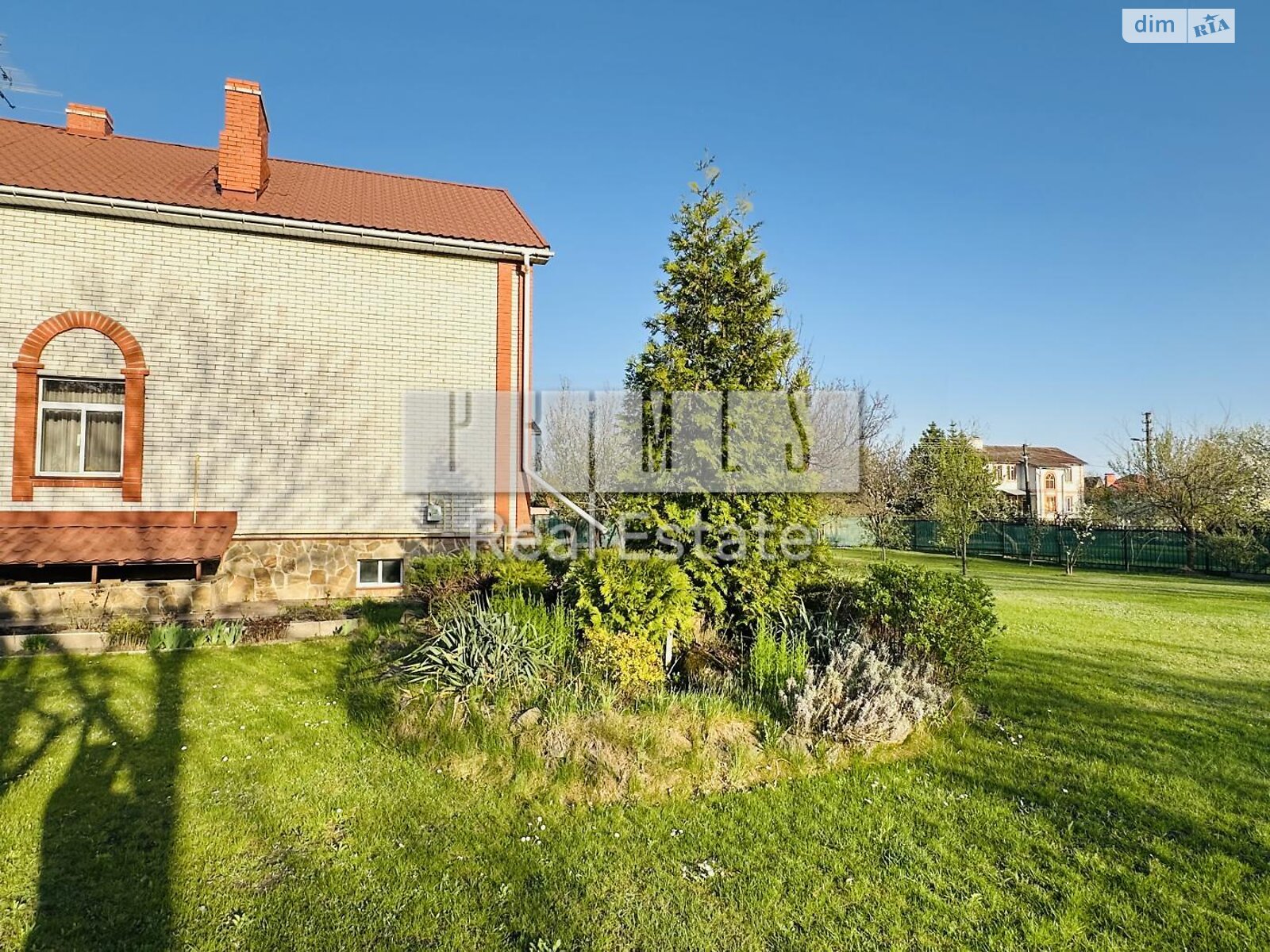 двухэтажный дом с верандой, 302.5 кв. м, кирпич. Продажа в Малой Александровке фото 1 двухэтажный дом с верандой, 302.5 кв. м, кирпич. Продажа в Малой Александровке фото 1