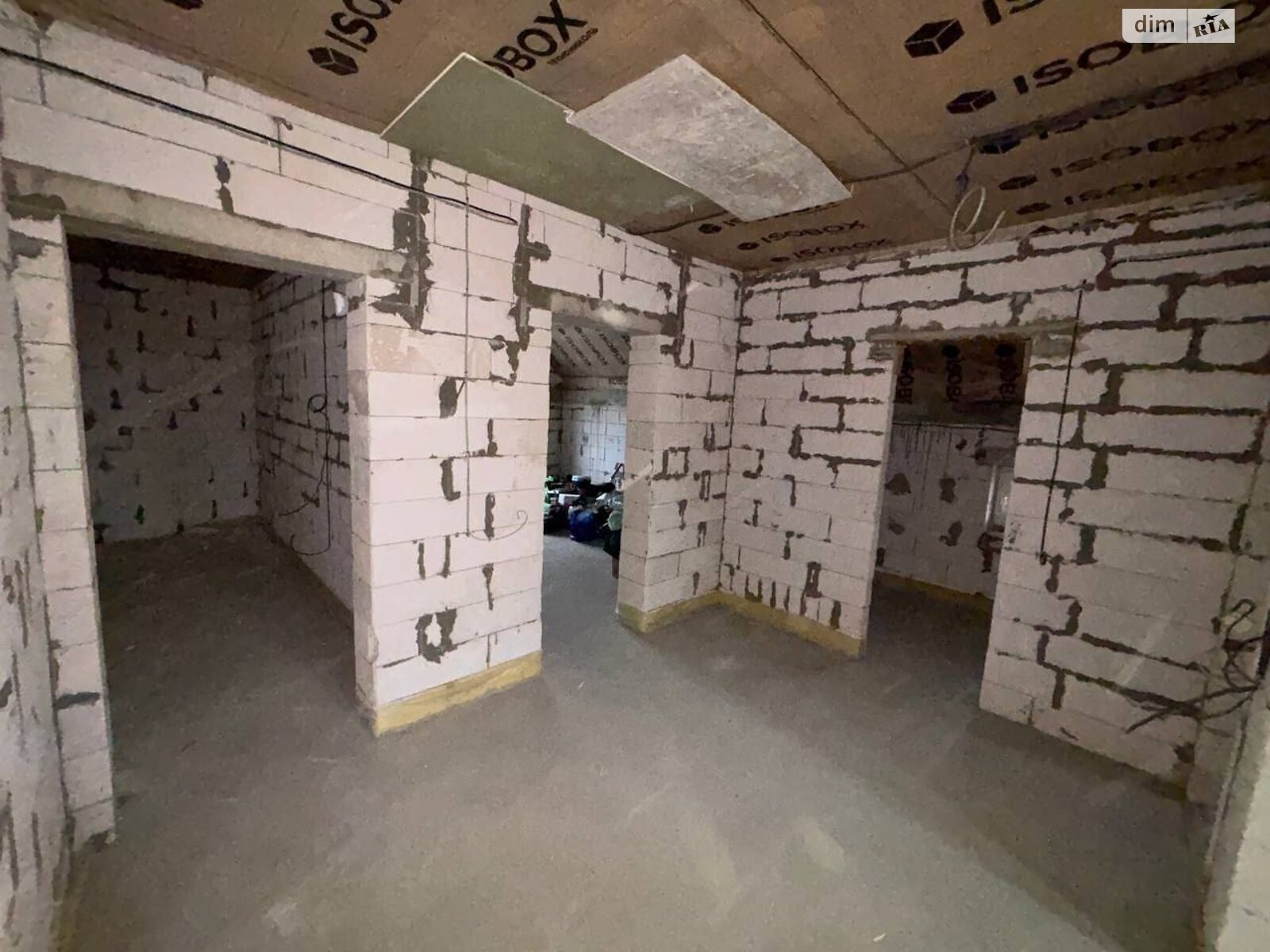 трехэтажный дом с отоплением, 179.5 кв. м, газобетон. Продажа в Малой Александровке фото 1 трехэтажный дом с отоплением, 179.5 кв. м, газобетон. Продажа в Малой Александровке фото 1