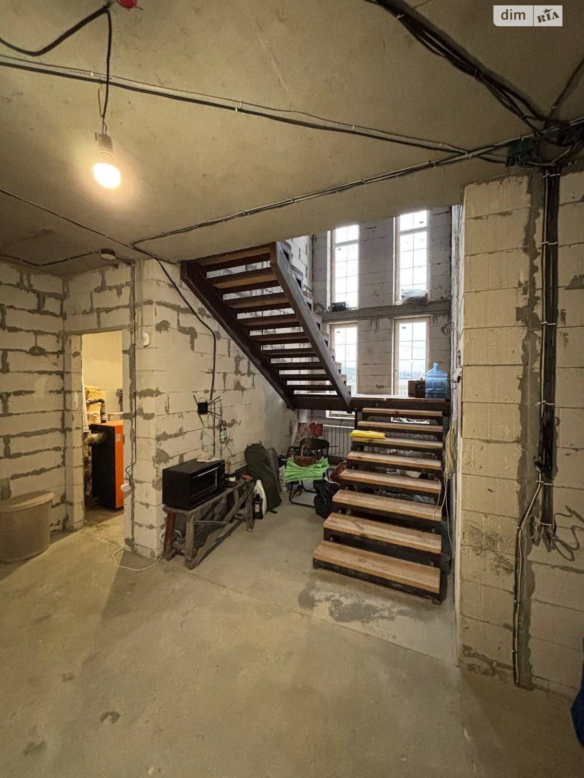 трехэтажный дом с отоплением, 179.5 кв. м, газобетон. Продажа в Малой Александровке фото 1 трехэтажный дом с отоплением, 179.5 кв. м, газобетон. Продажа в Малой Александровке фото 1