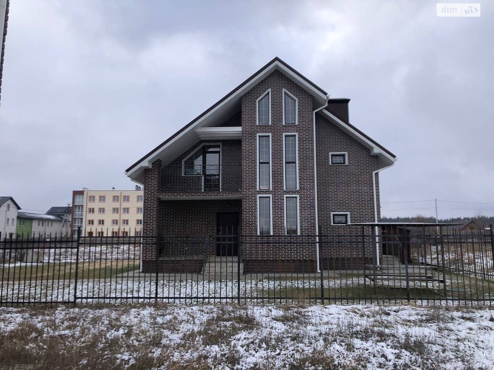 трехэтажный дом с отоплением, 179.5 кв. м, газобетон. Продажа в Малой Александровке фото 1 трехэтажный дом с отоплением, 179.5 кв. м, газобетон. Продажа в Малой Александровке фото 1