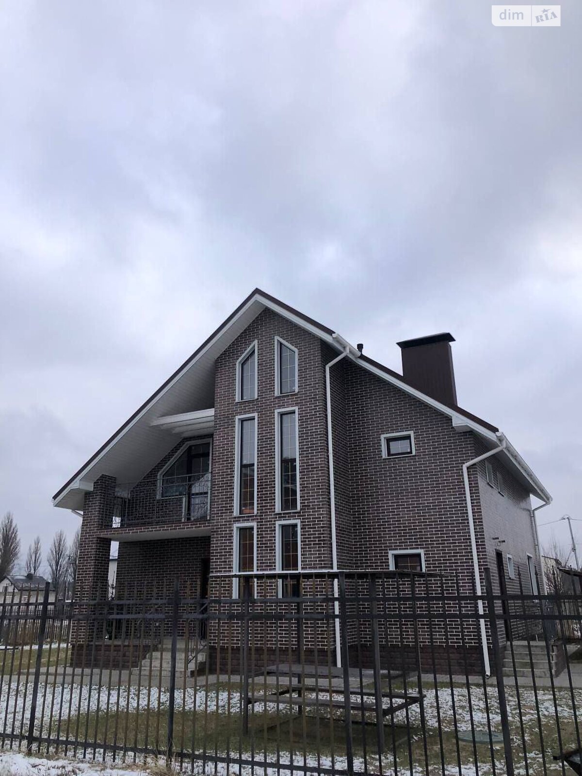 трехэтажный дом с отоплением, 179.5 кв. м, газобетон. Продажа в Малой Александровке фото 1 трехэтажный дом с отоплением, 179.5 кв. м, газобетон. Продажа в Малой Александровке фото 1