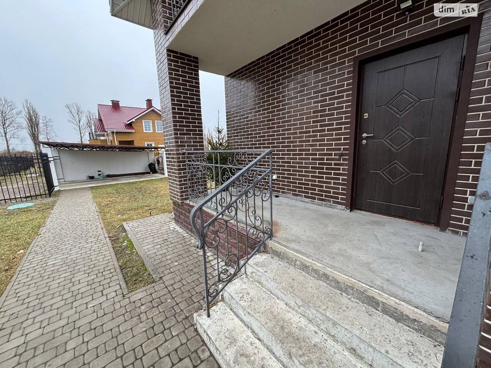трехэтажный дом с отоплением, 179.5 кв. м, газобетон. Продажа в Малой Александровке фото 1 трехэтажный дом с отоплением, 179.5 кв. м, газобетон. Продажа в Малой Александровке фото 1