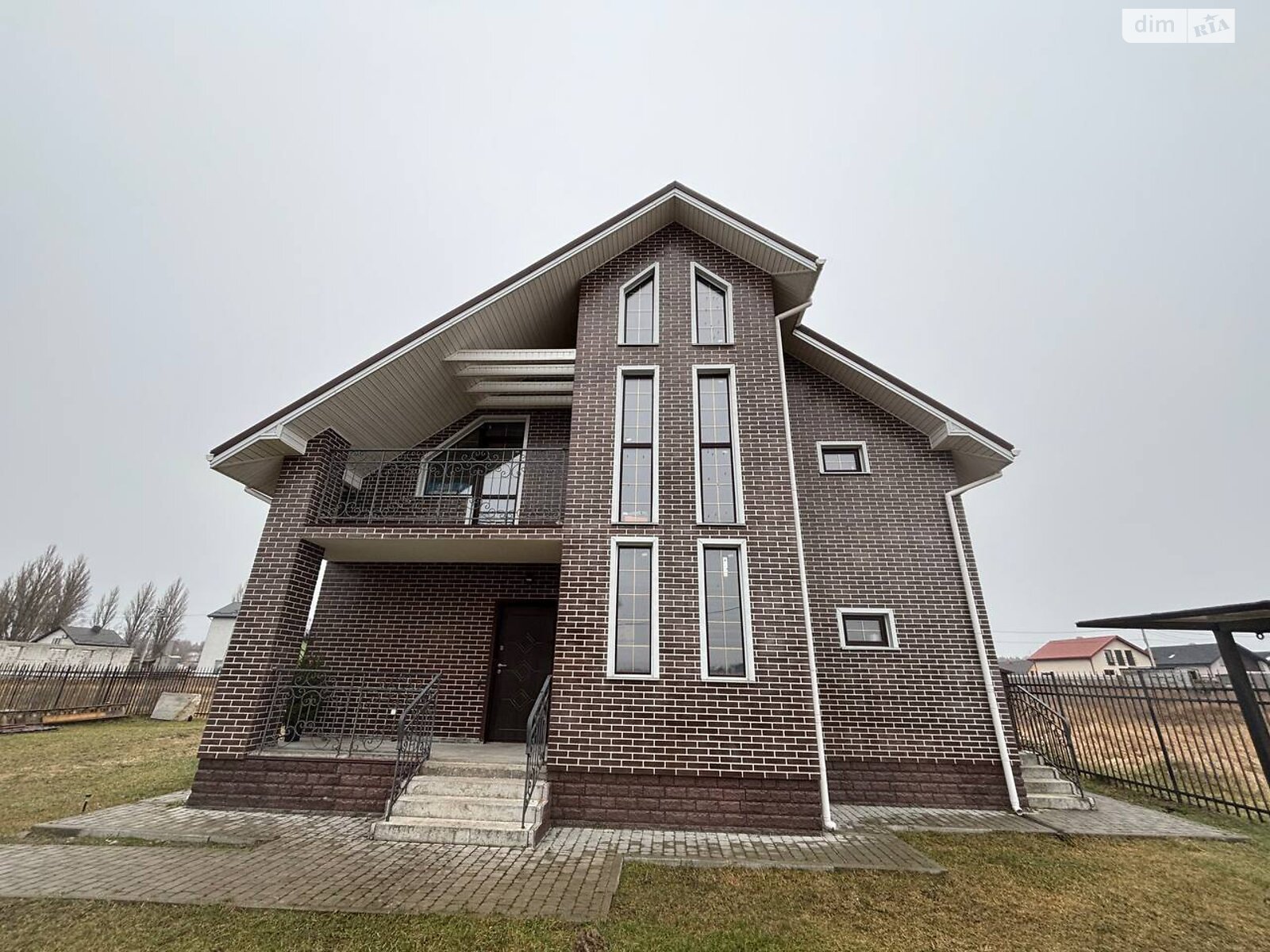 трехэтажный дом с отоплением, 179.5 кв. м, газобетон. Продажа в Малой Александровке фото 1 трехэтажный дом с отоплением, 179.5 кв. м, газобетон. Продажа в Малой Александровке фото 1