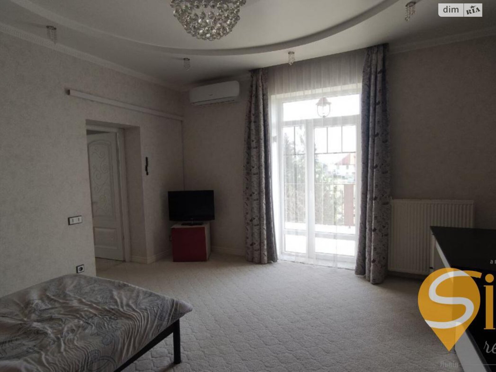 трехэтажный дом с гаражом, 337.5 кв. м, кирпич. Продажа в Малечковичах фото 1