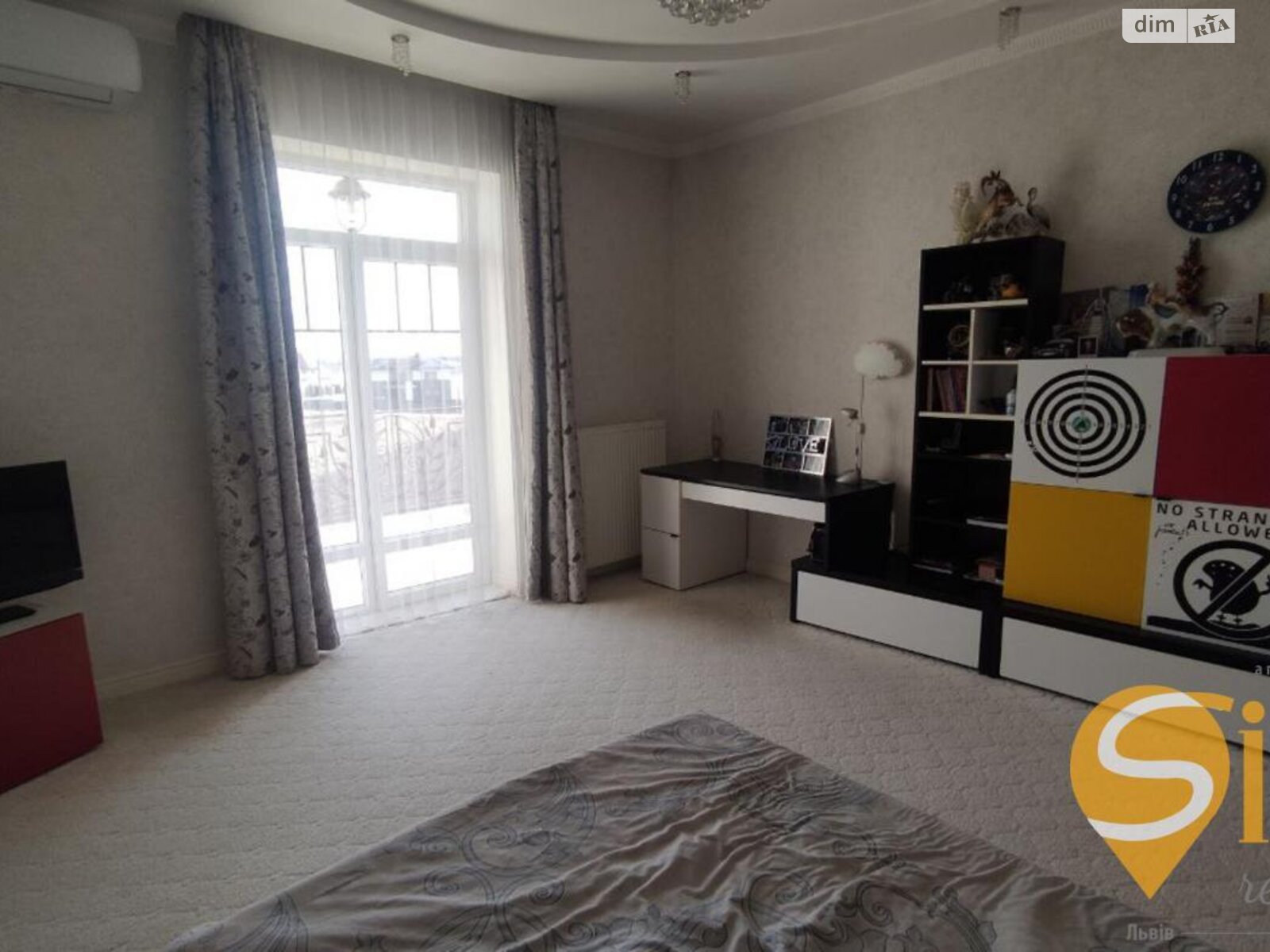 трехэтажный дом с гаражом, 337.5 кв. м, кирпич. Продажа в Малечковичах фото 1