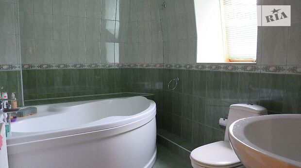 трехэтажный дом с камином, 295 кв. м, пеноблок. Продажа в Малине район Малин фото 1 трехэтажный дом с камином, 295 кв. м, пеноблок. Продажа в Малине район Малин фото 1