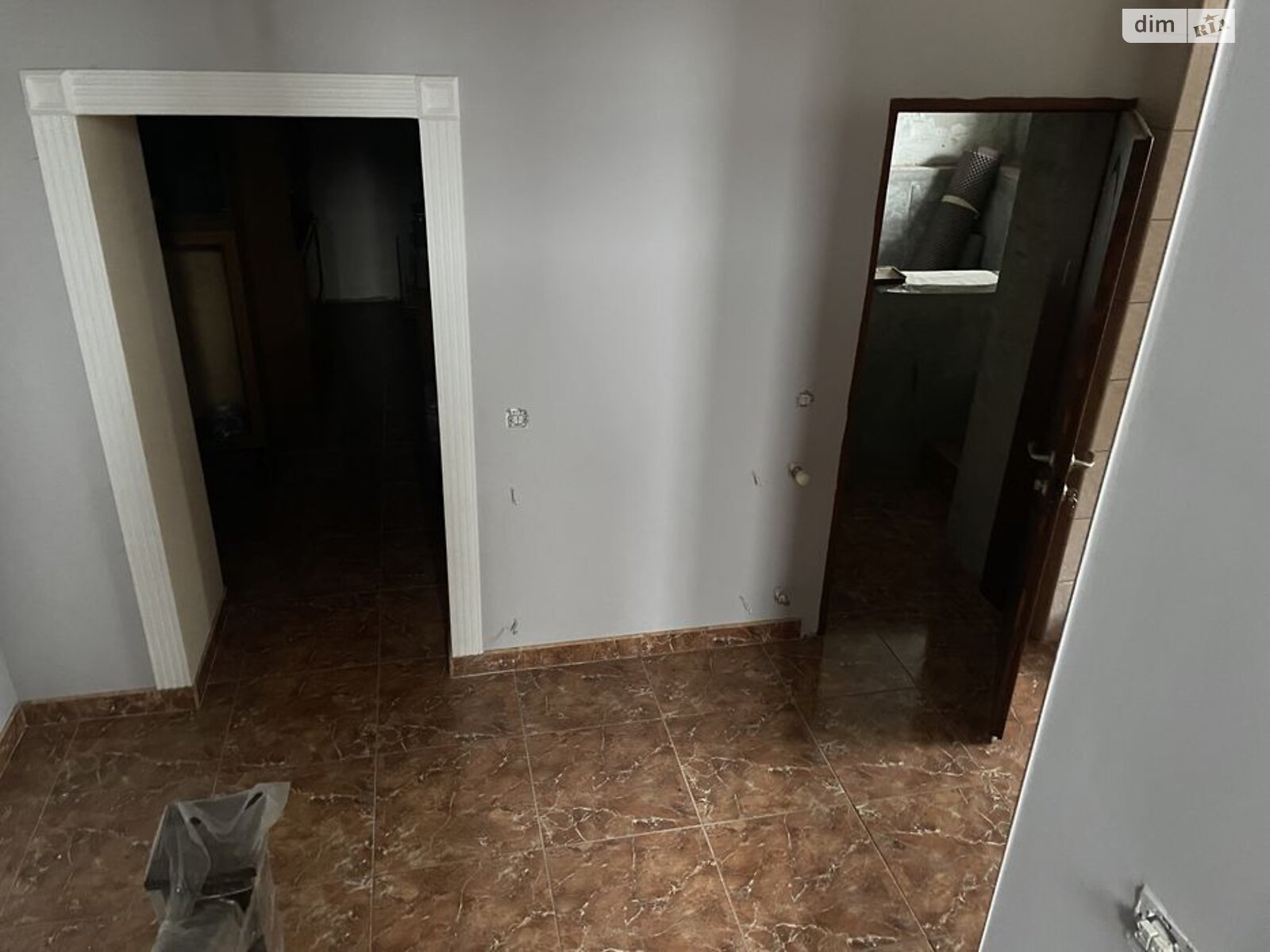 трехэтажный дом с гаражом, 295.5 кв. м, кирпич. Продажа в Мамаевцах фото 1