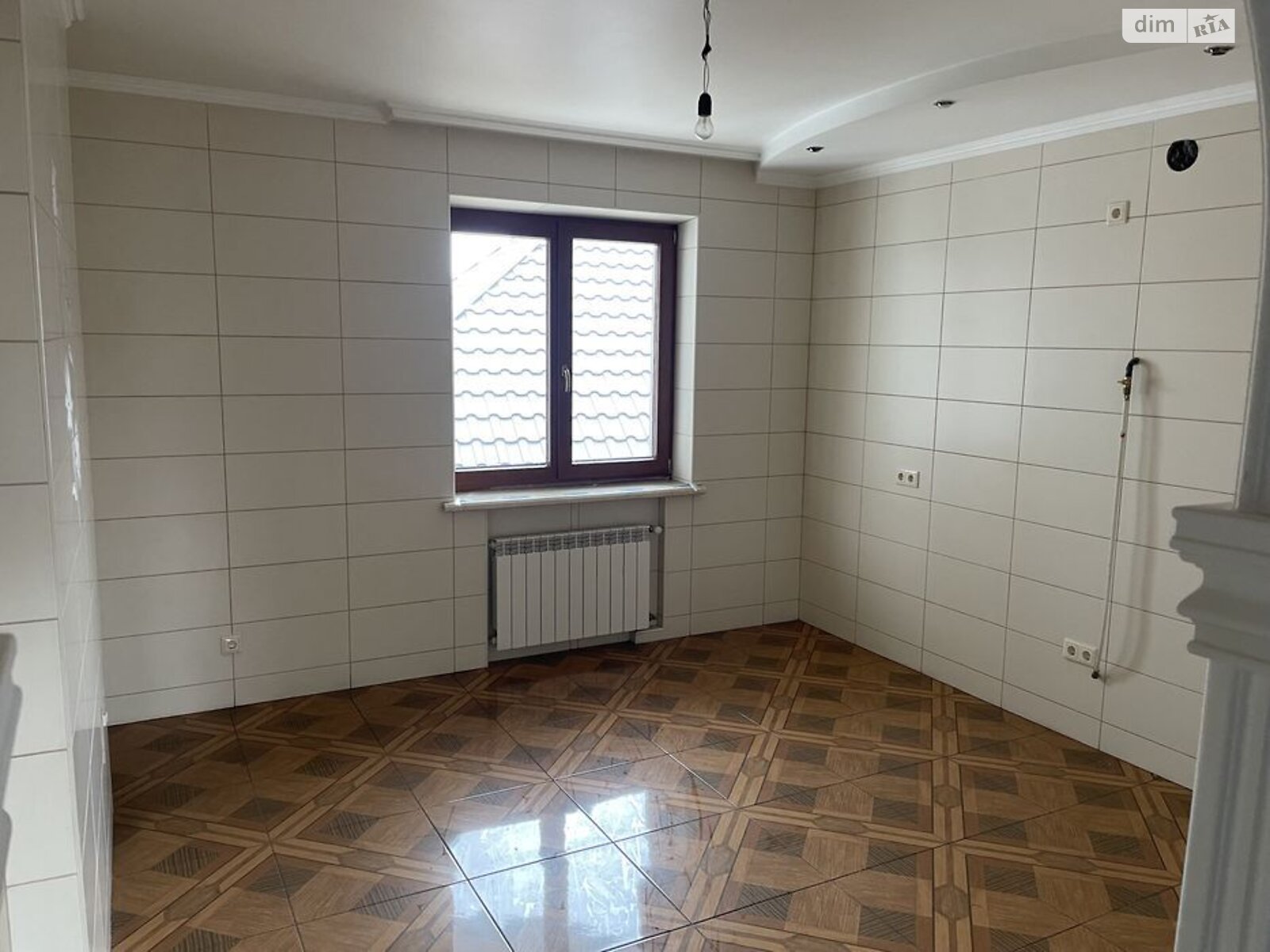 трехэтажный дом с гаражом, 295.5 кв. м, кирпич. Продажа в Мамаевцах фото 1