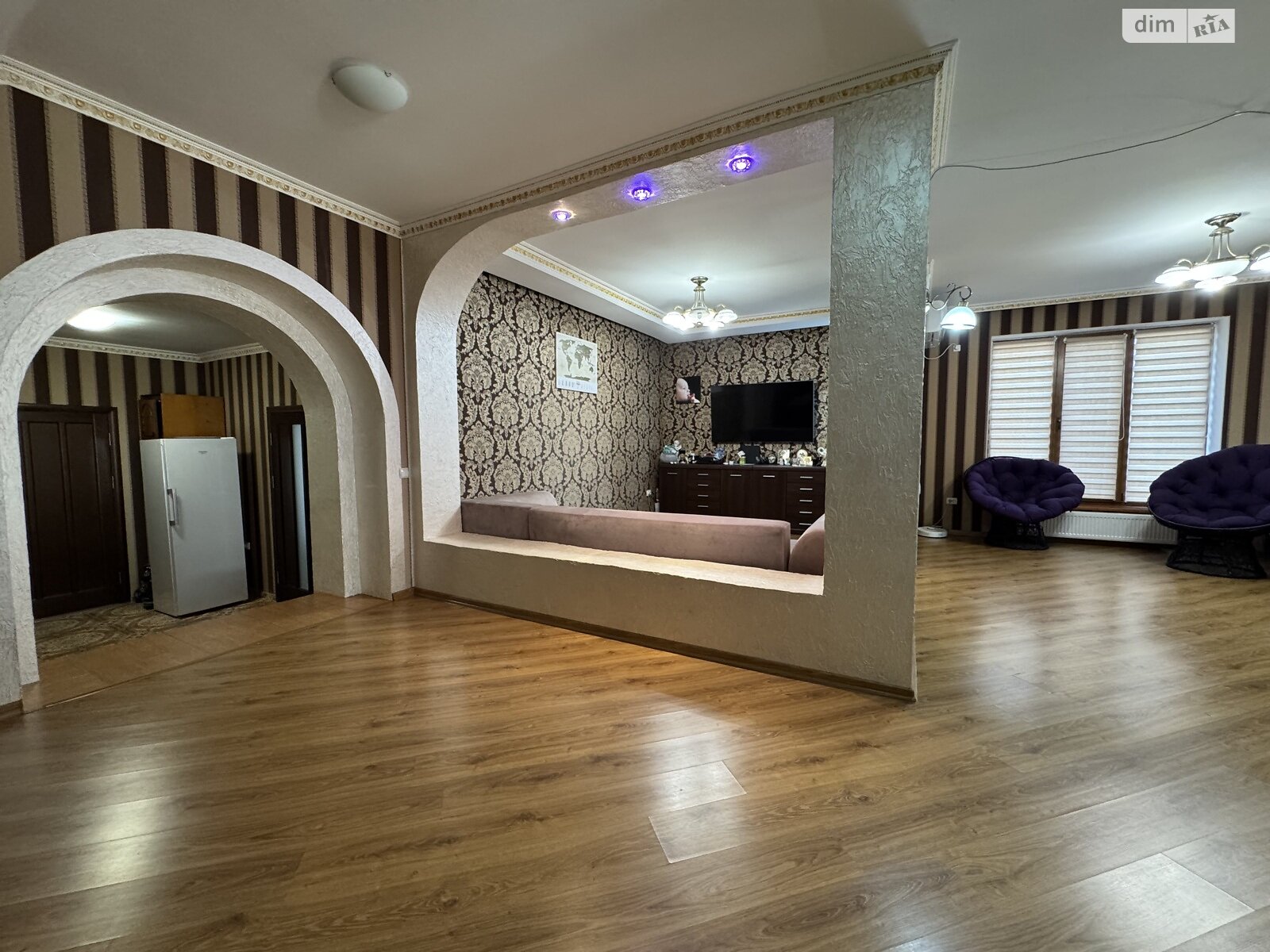 двоповерховий будинок з балконом, 395 кв. м, цегла. Продаж у Мамаївцах фото 1