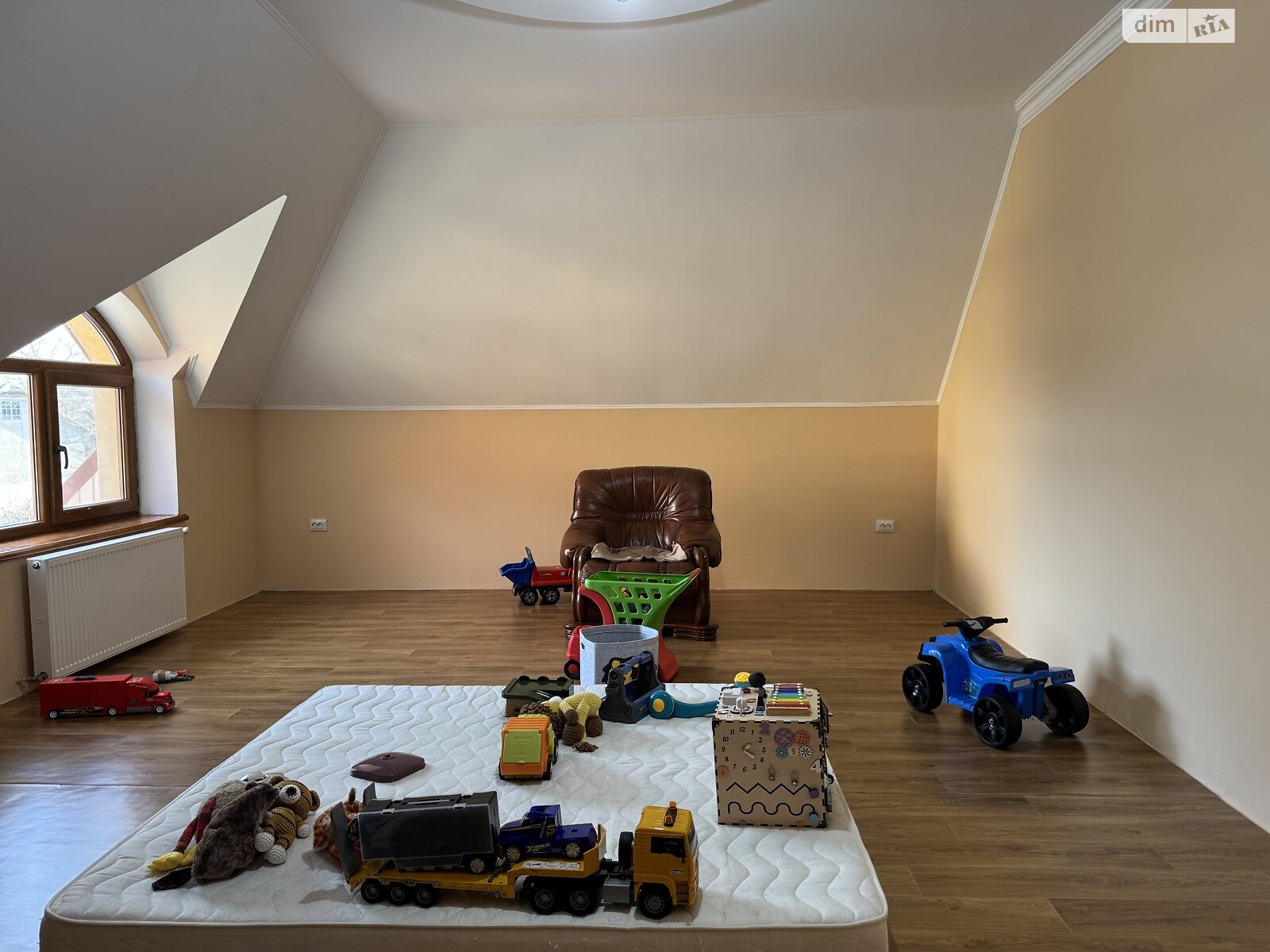 двоповерховий будинок з балконом, 395 кв. м, цегла. Продаж у Мамаївцах фото 1