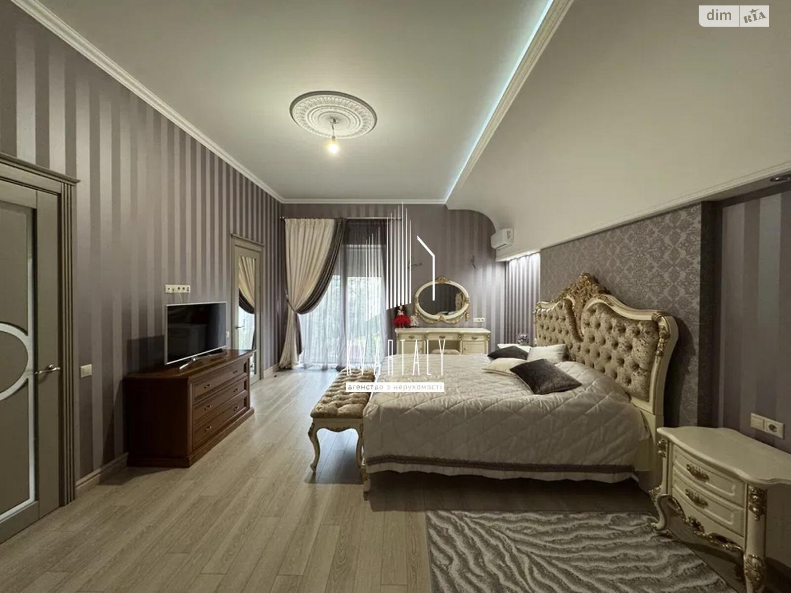 двухэтажный дом с гаражом, 324.5 кв. м, шлакоблок. Продажа в Мархалевке фото 1