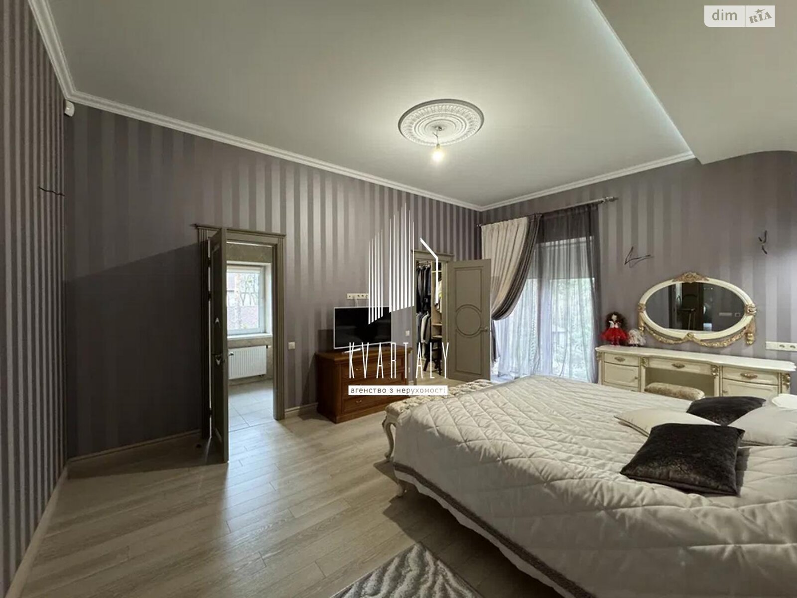 двухэтажный дом с гаражом, 324.5 кв. м, шлакоблок. Продажа в Мархалевке фото 1