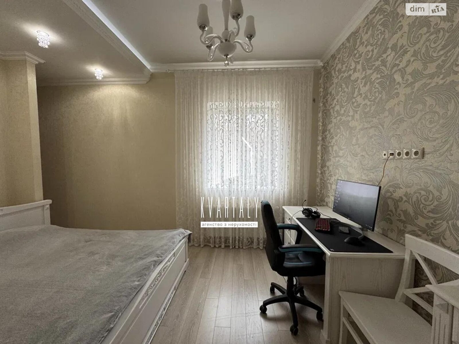 двухэтажный дом с гаражом, 324.5 кв. м, шлакоблок. Продажа в Мархалевке фото 1