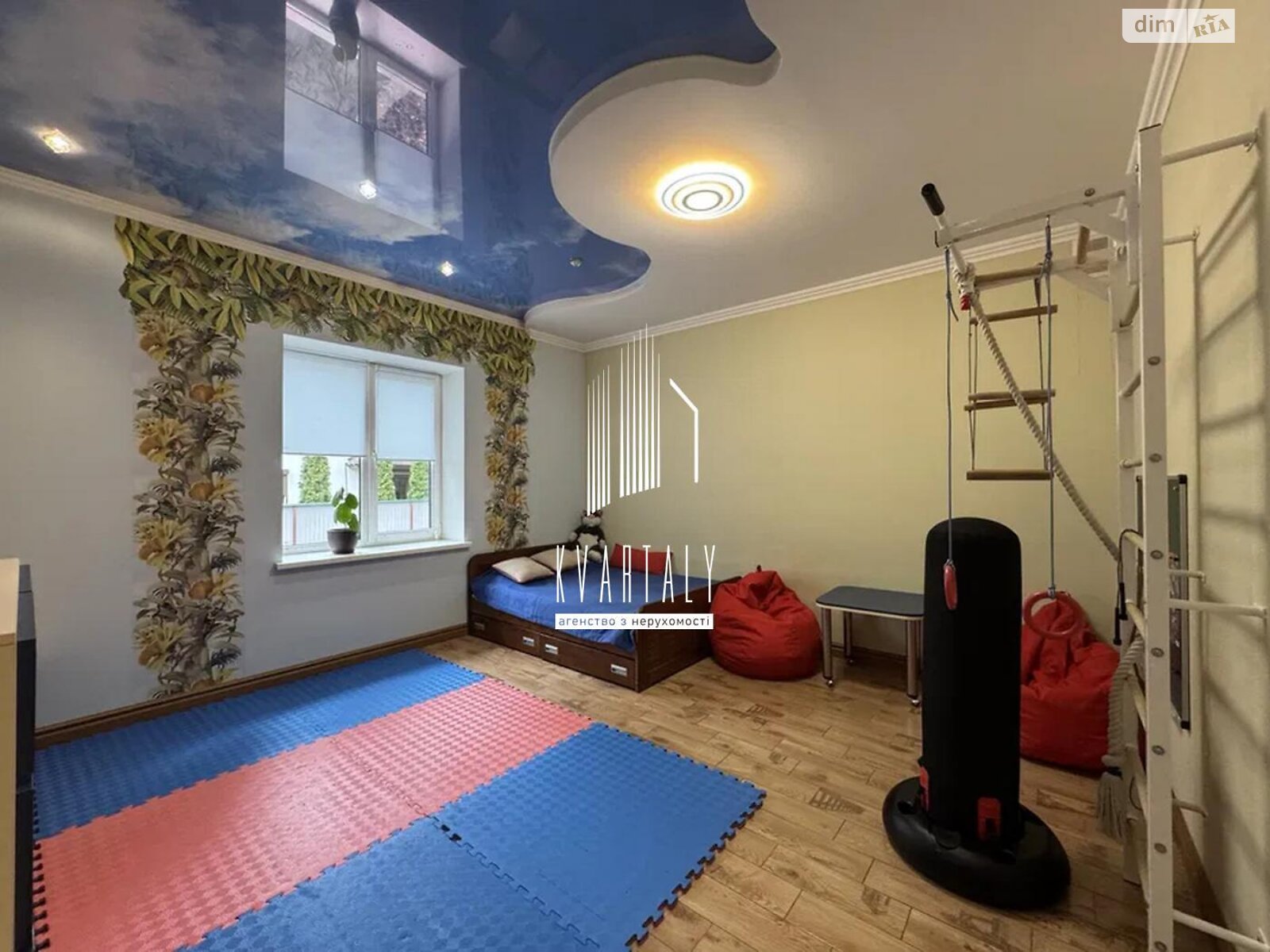 двухэтажный дом с гаражом, 324.5 кв. м, шлакоблок. Продажа в Мархалевке фото 1