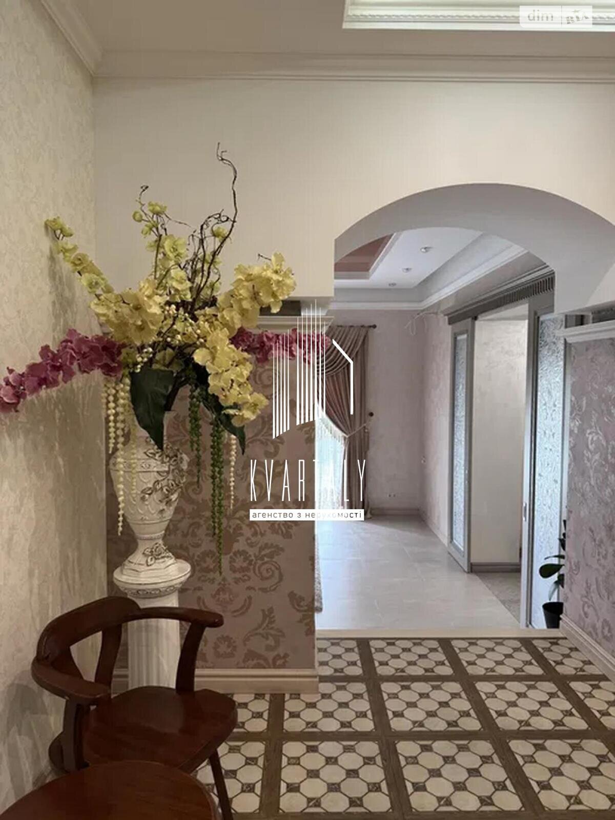 двухэтажный дом с гаражом, 324.5 кв. м, шлакоблок. Продажа в Мархалевке фото 1