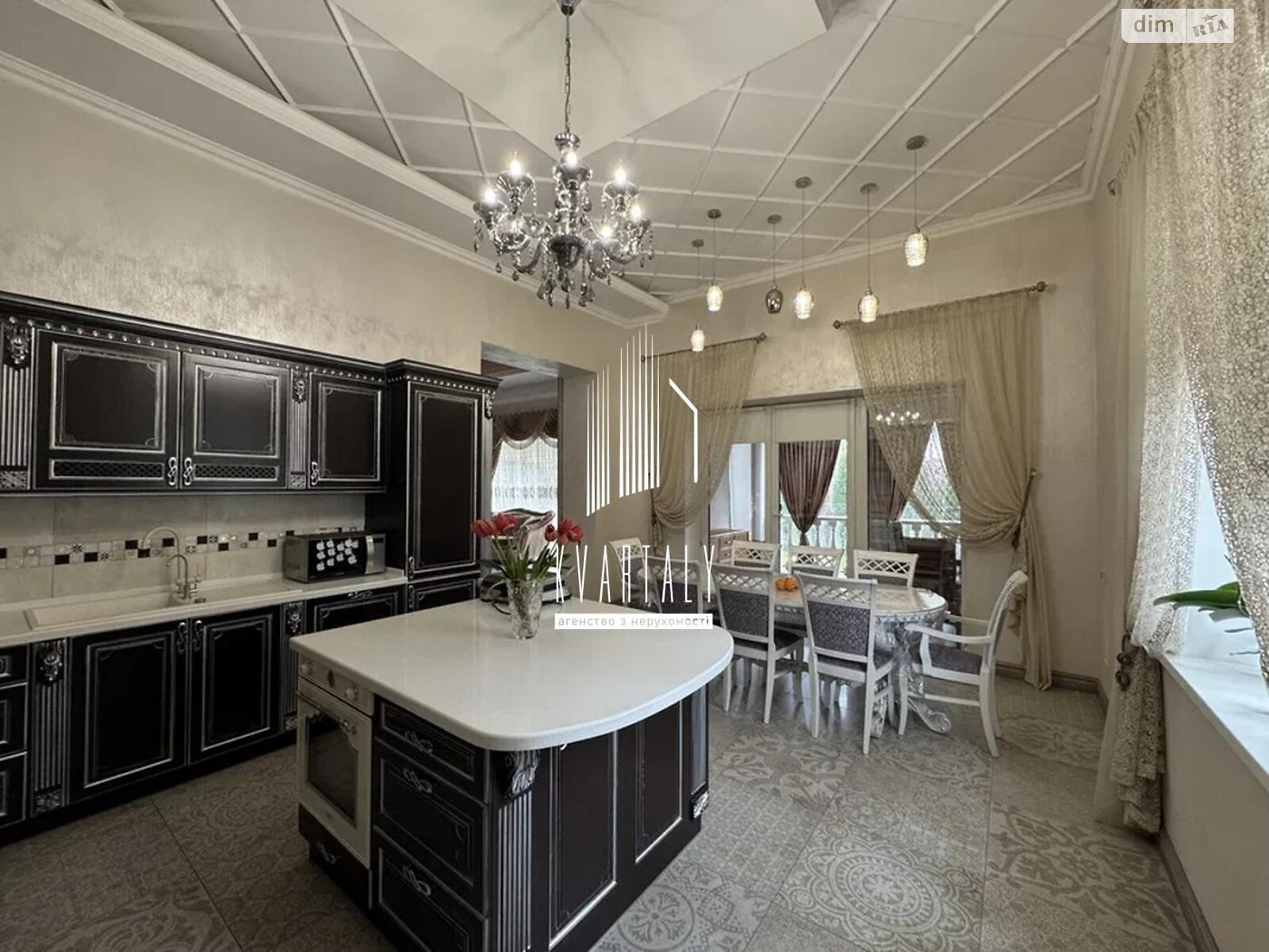 двухэтажный дом с гаражом, 324.5 кв. м, шлакоблок. Продажа в Мархалевке фото 1