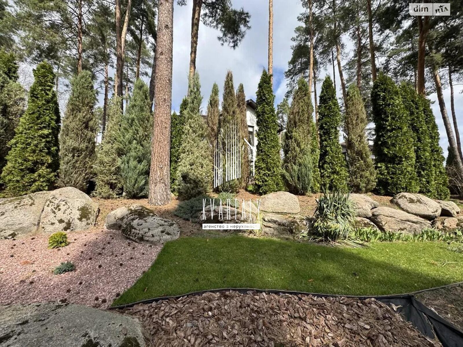 двухэтажный дом с гаражом, 324.5 кв. м, шлакоблок. Продажа в Мархалевке фото 1