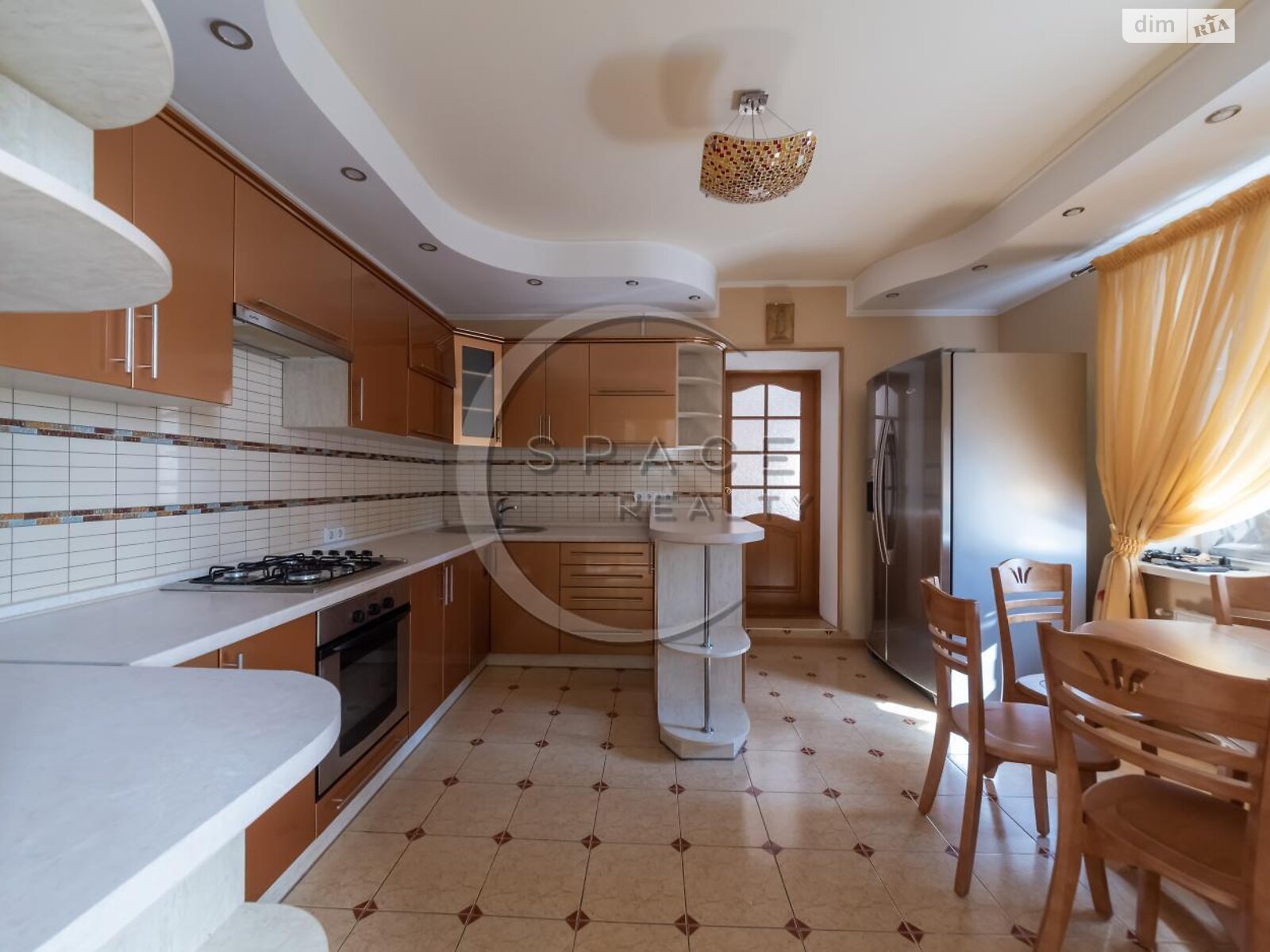 трехэтажный дом с гаражом, 460.5 кв. м, кирпич. Продажа в Мархалевке фото 1 трехэтажный дом с гаражом, 460.5 кв. м, кирпич. Продажа в Мархалевке фото 1