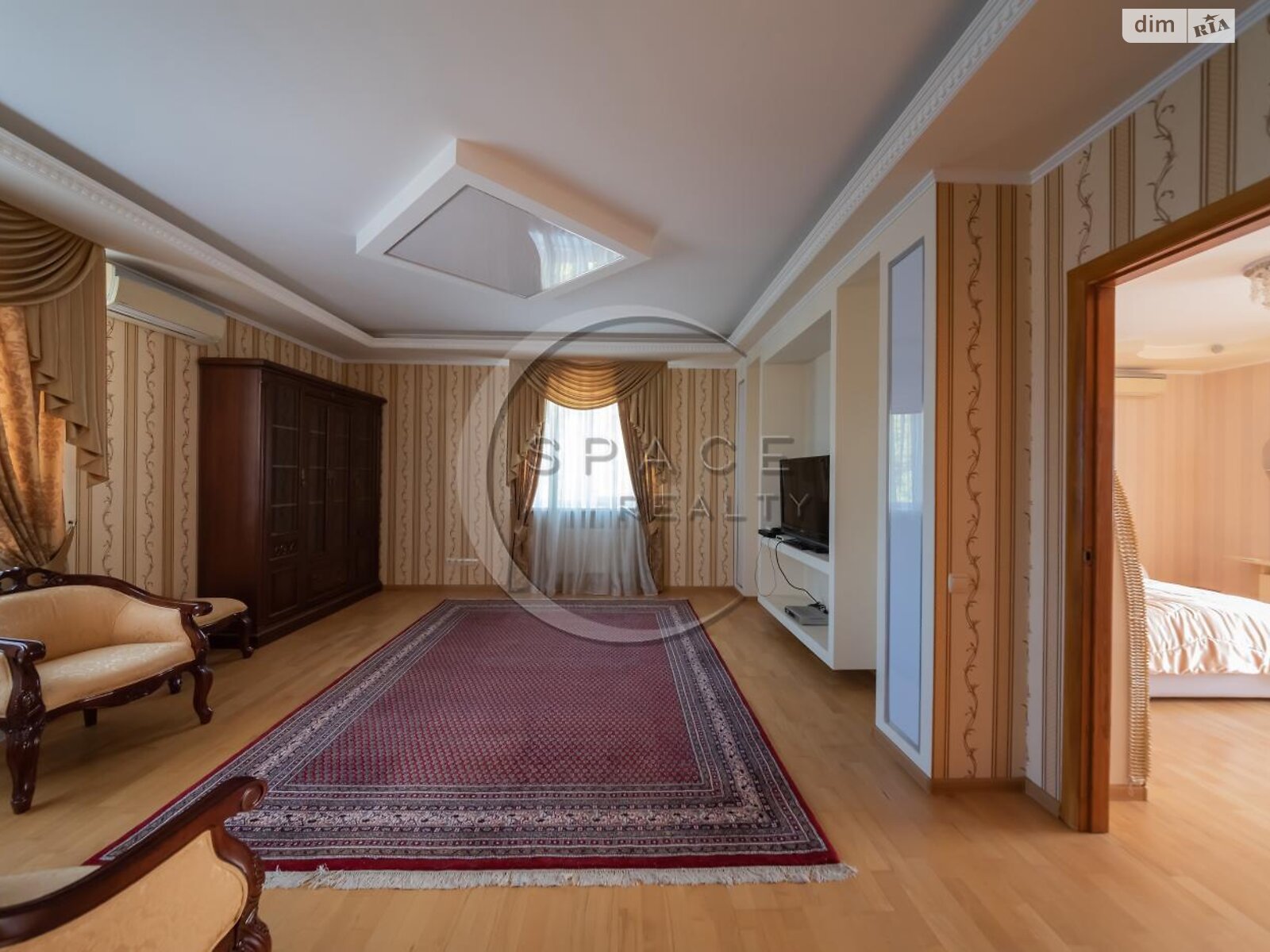 трехэтажный дом с гаражом, 460.5 кв. м, кирпич. Продажа в Мархалевке фото 1 трехэтажный дом с гаражом, 460.5 кв. м, кирпич. Продажа в Мархалевке фото 1