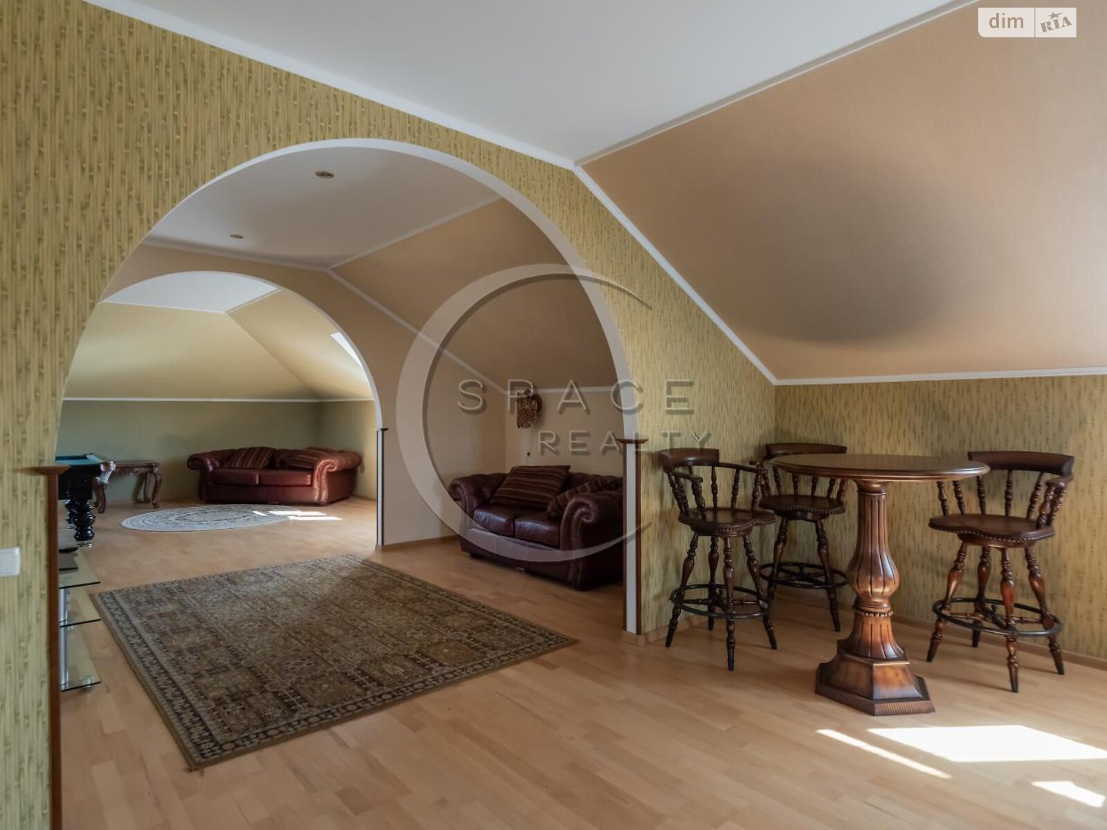 трехэтажный дом с гаражом, 460.5 кв. м, кирпич. Продажа в Мархалевке фото 1 трехэтажный дом с гаражом, 460.5 кв. м, кирпич. Продажа в Мархалевке фото 1