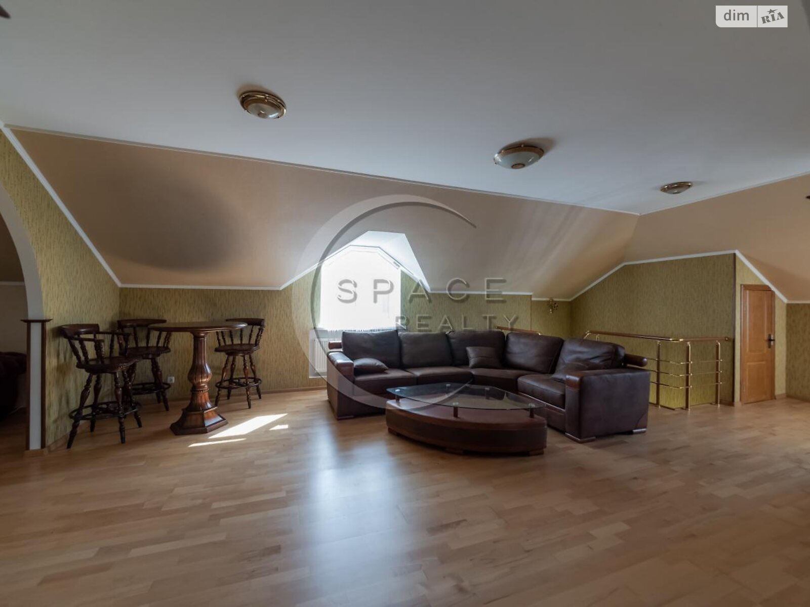 трехэтажный дом с гаражом, 460.5 кв. м, кирпич. Продажа в Мархалевке фото 1 трехэтажный дом с гаражом, 460.5 кв. м, кирпич. Продажа в Мархалевке фото 1