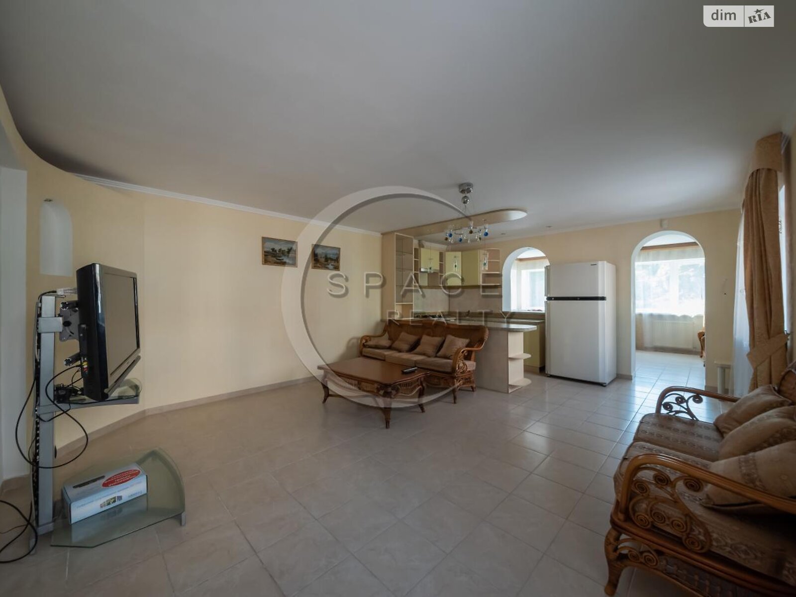 трехэтажный дом с гаражом, 460.5 кв. м, кирпич. Продажа в Мархалевке фото 1 трехэтажный дом с гаражом, 460.5 кв. м, кирпич. Продажа в Мархалевке фото 1