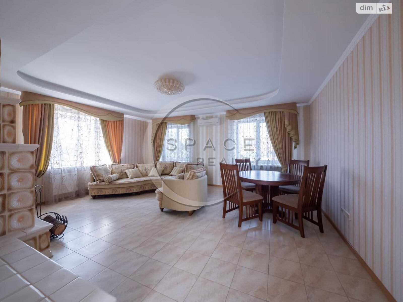 трехэтажный дом с гаражом, 460.5 кв. м, кирпич. Продажа в Мархалевке фото 1 трехэтажный дом с гаражом, 460.5 кв. м, кирпич. Продажа в Мархалевке фото 1