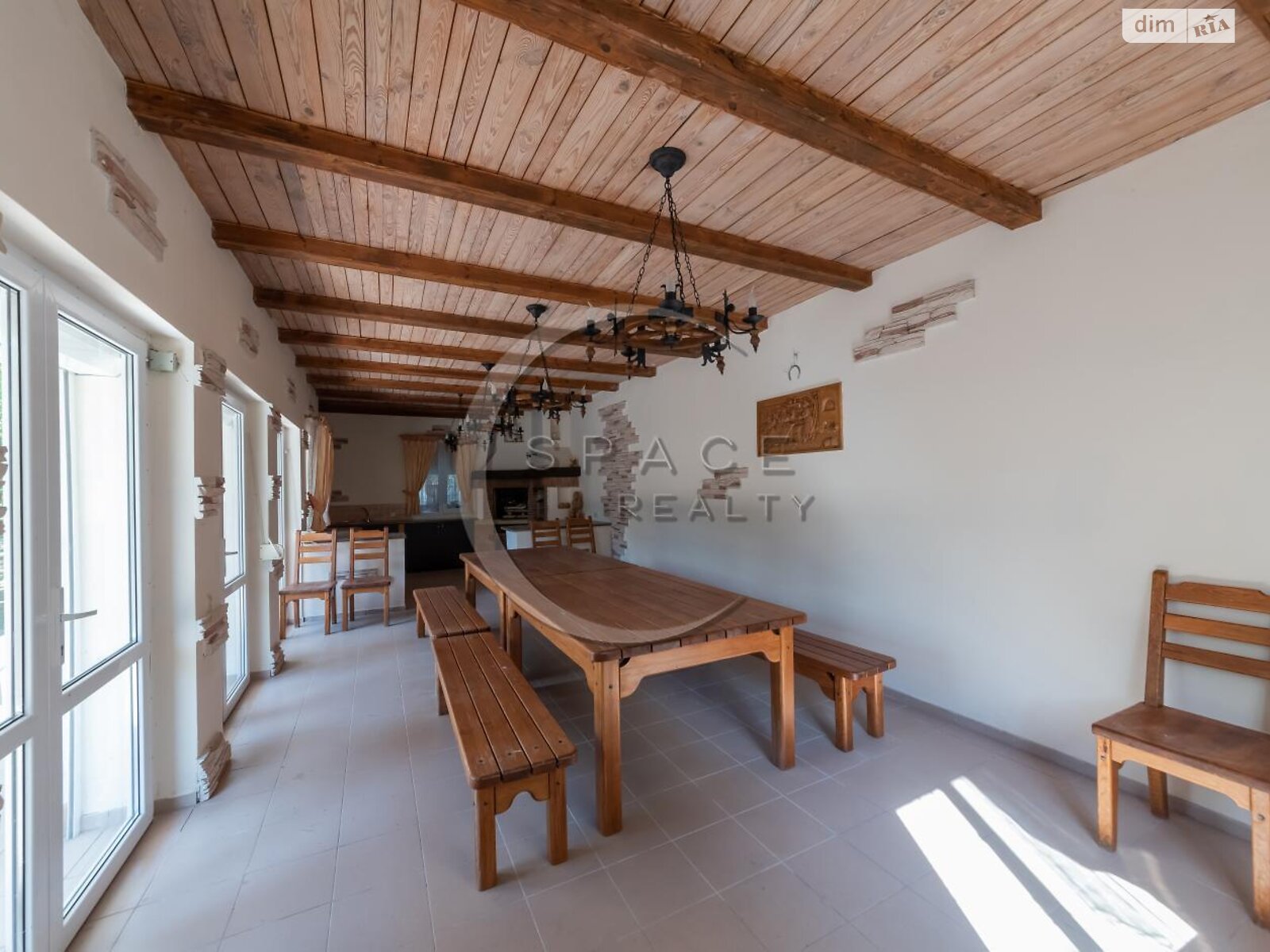 трехэтажный дом с гаражом, 460.5 кв. м, кирпич. Продажа в Мархалевке фото 1 трехэтажный дом с гаражом, 460.5 кв. м, кирпич. Продажа в Мархалевке фото 1