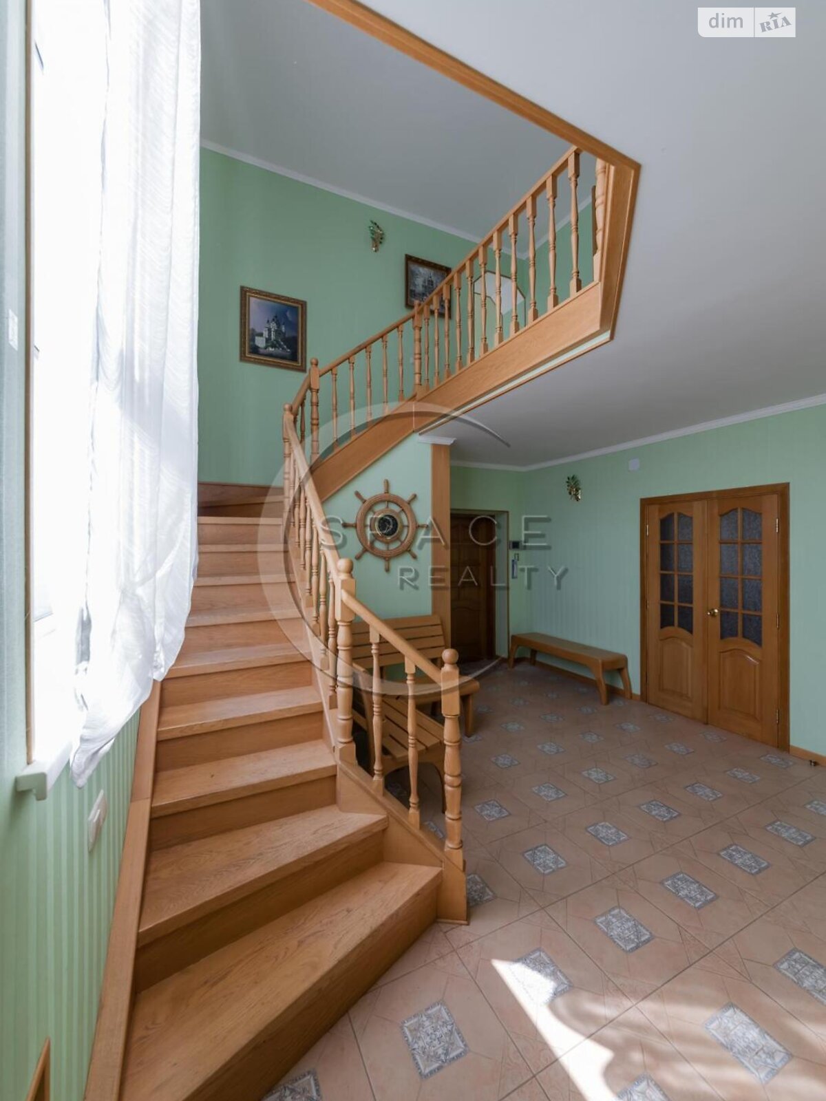 трехэтажный дом с гаражом, 460.5 кв. м, кирпич. Продажа в Мархалевке фото 1 трехэтажный дом с гаражом, 460.5 кв. м, кирпич. Продажа в Мархалевке фото 1