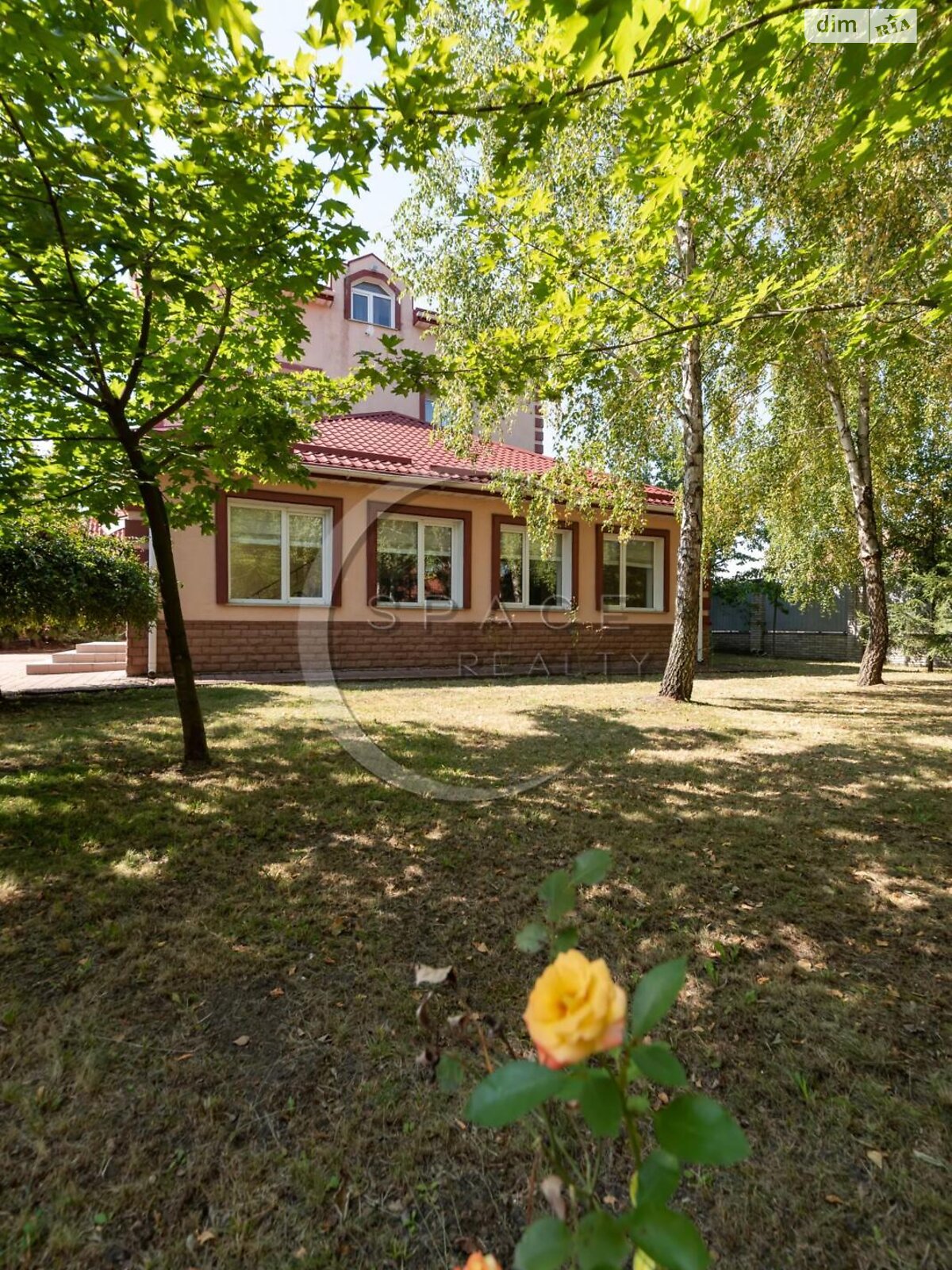 трехэтажный дом с гаражом, 460.5 кв. м, кирпич. Продажа в Мархалевке фото 1 трехэтажный дом с гаражом, 460.5 кв. м, кирпич. Продажа в Мархалевке фото 1