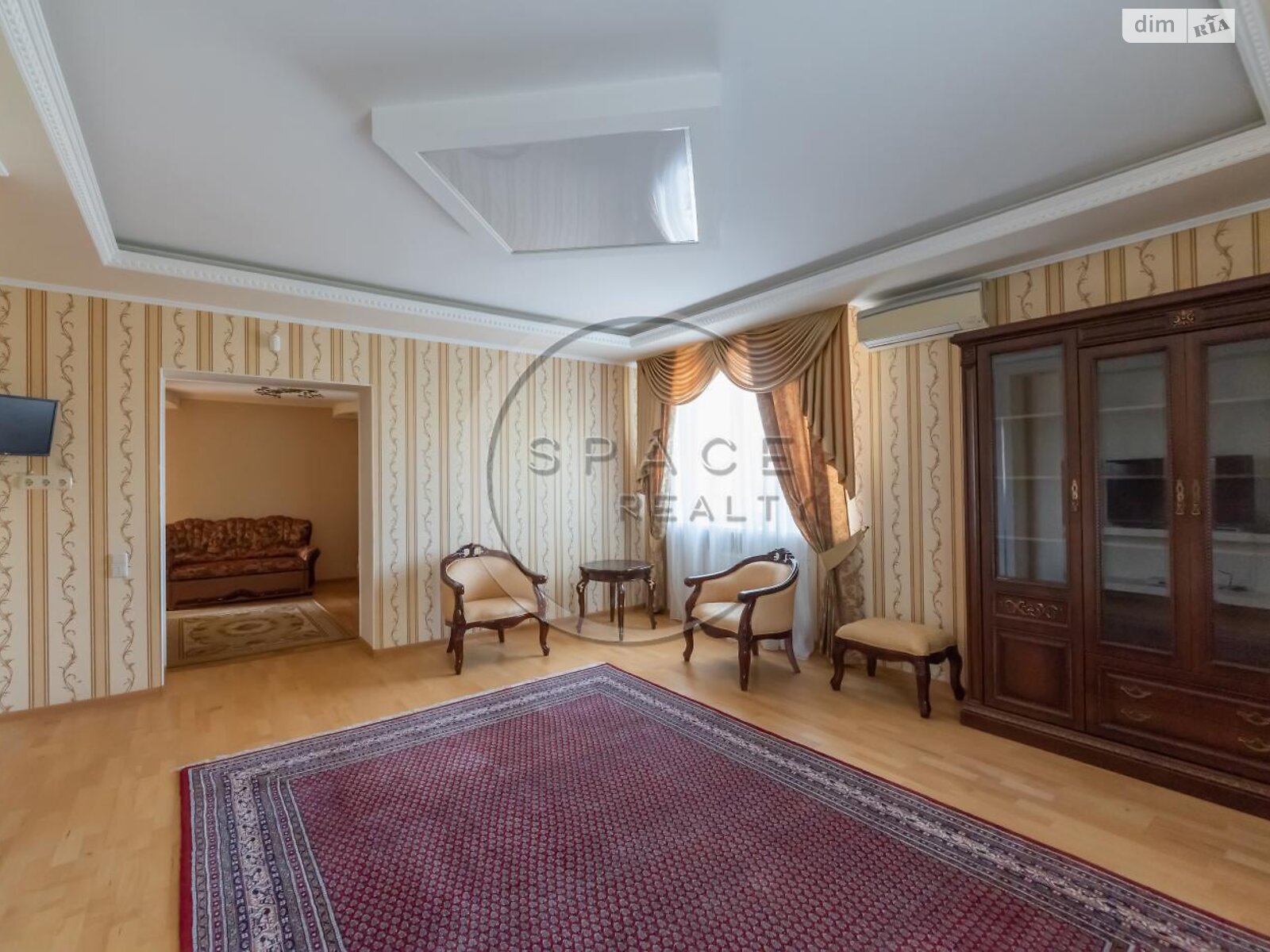 трехэтажный дом с гаражом, 460.5 кв. м, кирпич. Продажа в Мархалевке фото 1 трехэтажный дом с гаражом, 460.5 кв. м, кирпич. Продажа в Мархалевке фото 1