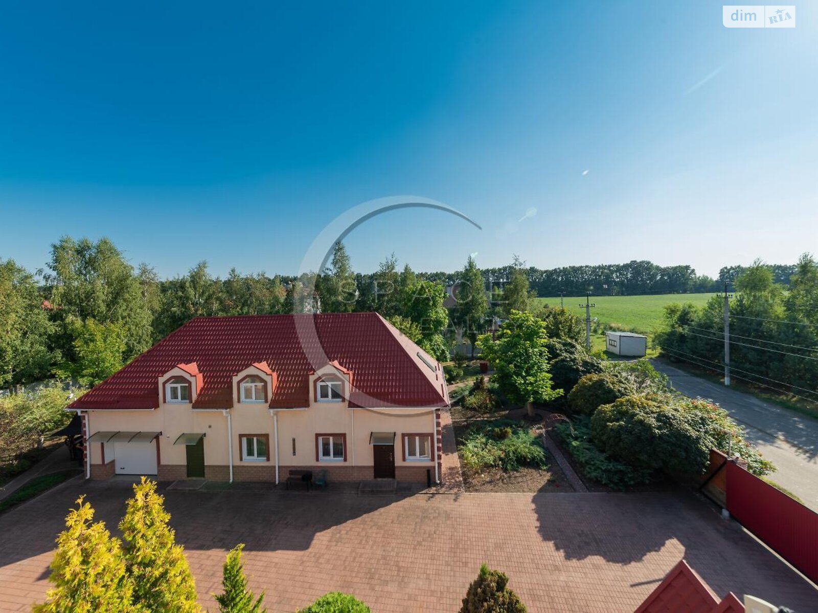 трехэтажный дом с гаражом, 460.5 кв. м, кирпич. Продажа в Мархалевке фото 1 трехэтажный дом с гаражом, 460.5 кв. м, кирпич. Продажа в Мархалевке фото 1