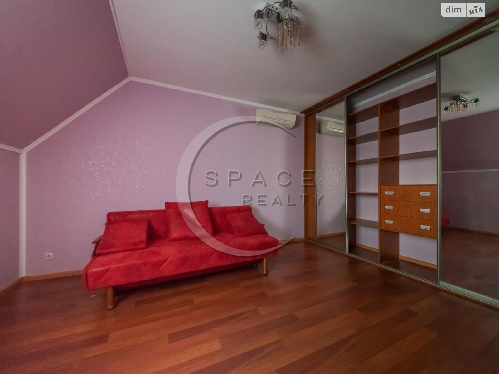 трехэтажный дом с гаражом, 460.5 кв. м, кирпич. Продажа в Мархалевке фото 1 трехэтажный дом с гаражом, 460.5 кв. м, кирпич. Продажа в Мархалевке фото 1