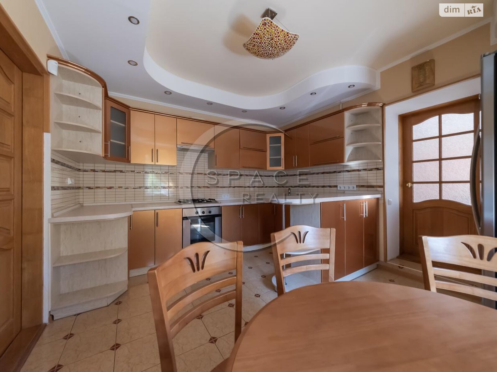 трехэтажный дом с гаражом, 460.5 кв. м, кирпич. Продажа в Мархалевке фото 1 трехэтажный дом с гаражом, 460.5 кв. м, кирпич. Продажа в Мархалевке фото 1