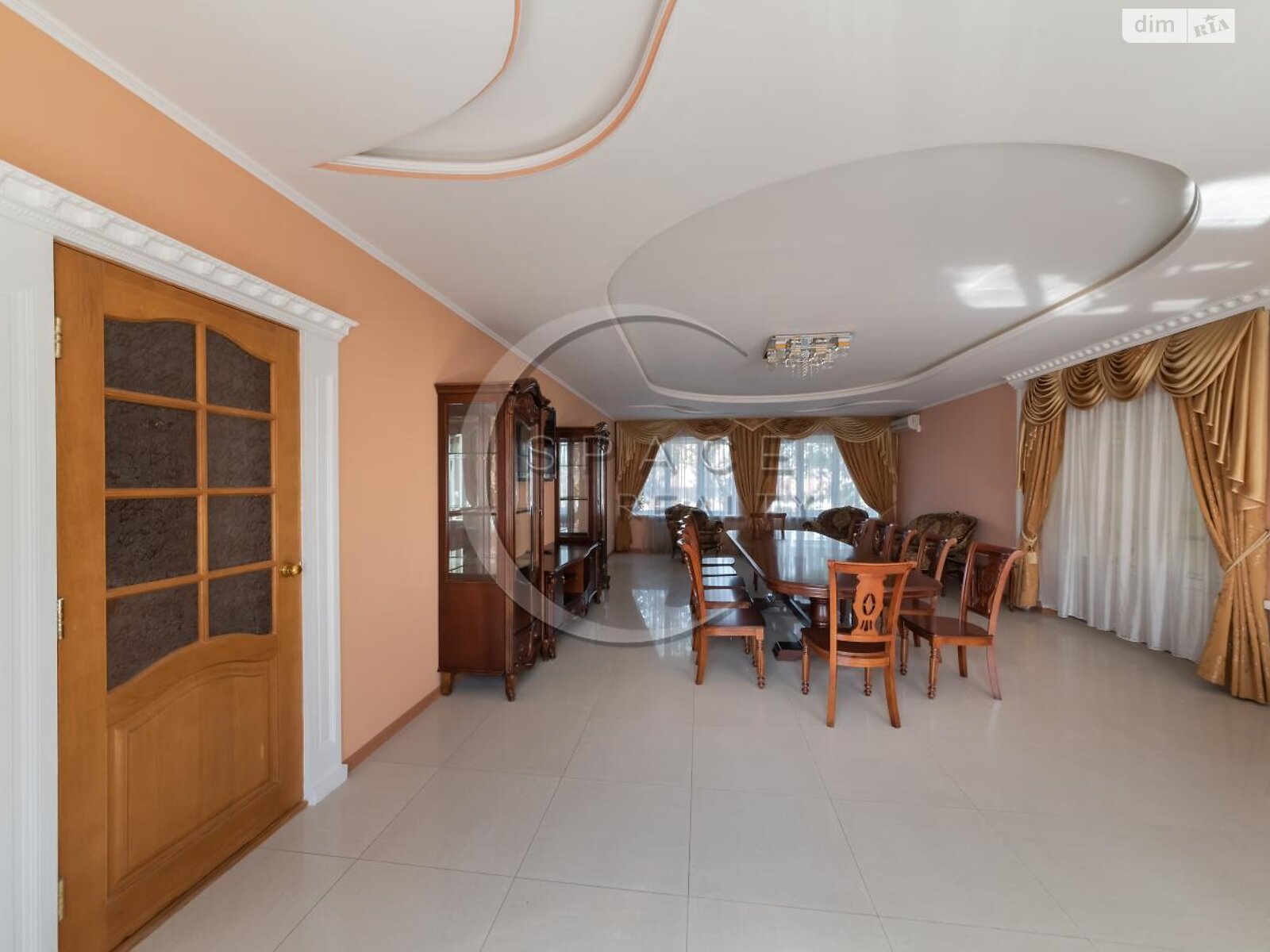 трехэтажный дом с гаражом, 460.5 кв. м, кирпич. Продажа в Мархалевке фото 1 трехэтажный дом с гаражом, 460.5 кв. м, кирпич. Продажа в Мархалевке фото 1