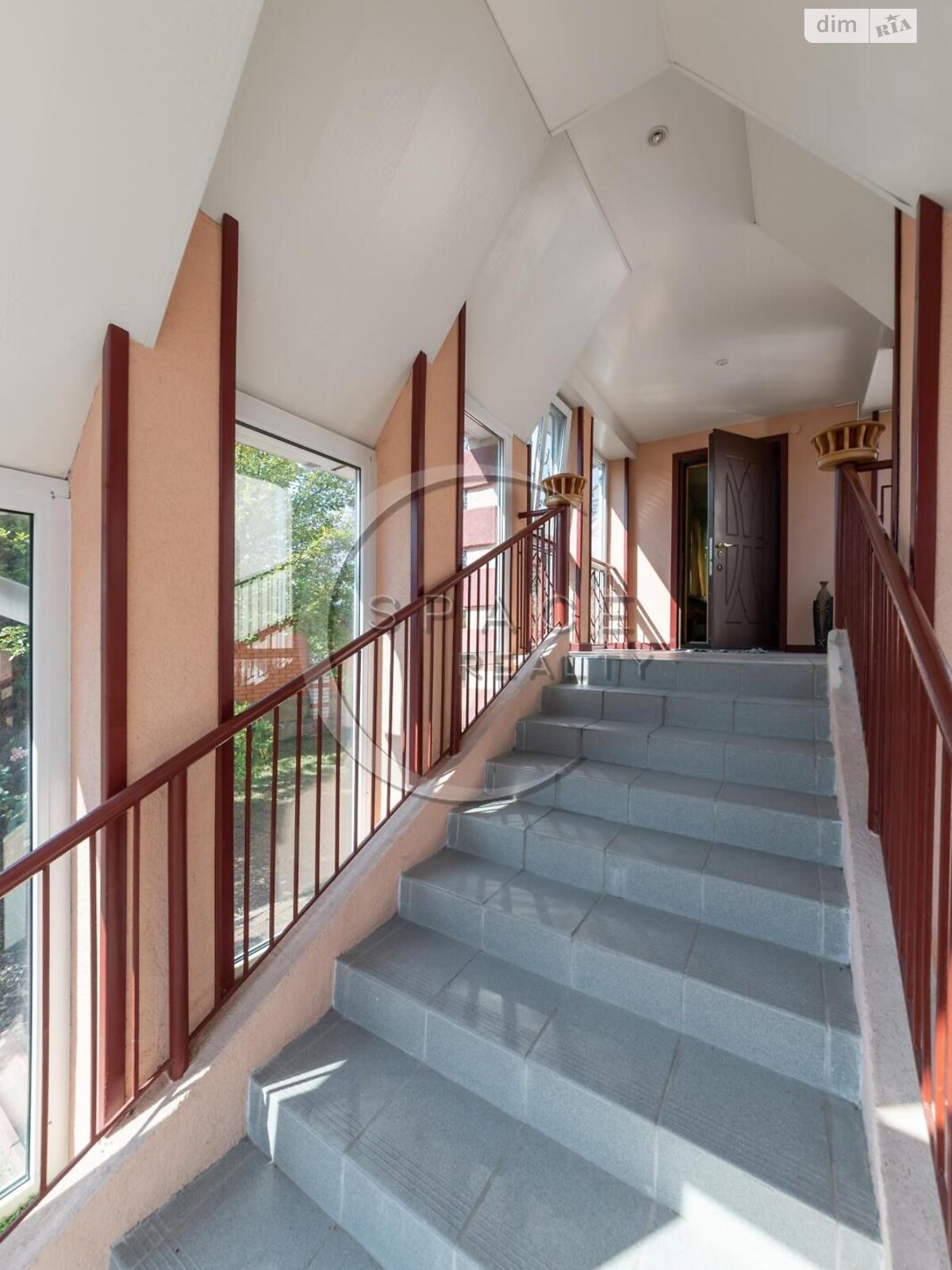 трехэтажный дом с гаражом, 460.5 кв. м, кирпич. Продажа в Мархалевке фото 1 трехэтажный дом с гаражом, 460.5 кв. м, кирпич. Продажа в Мархалевке фото 1