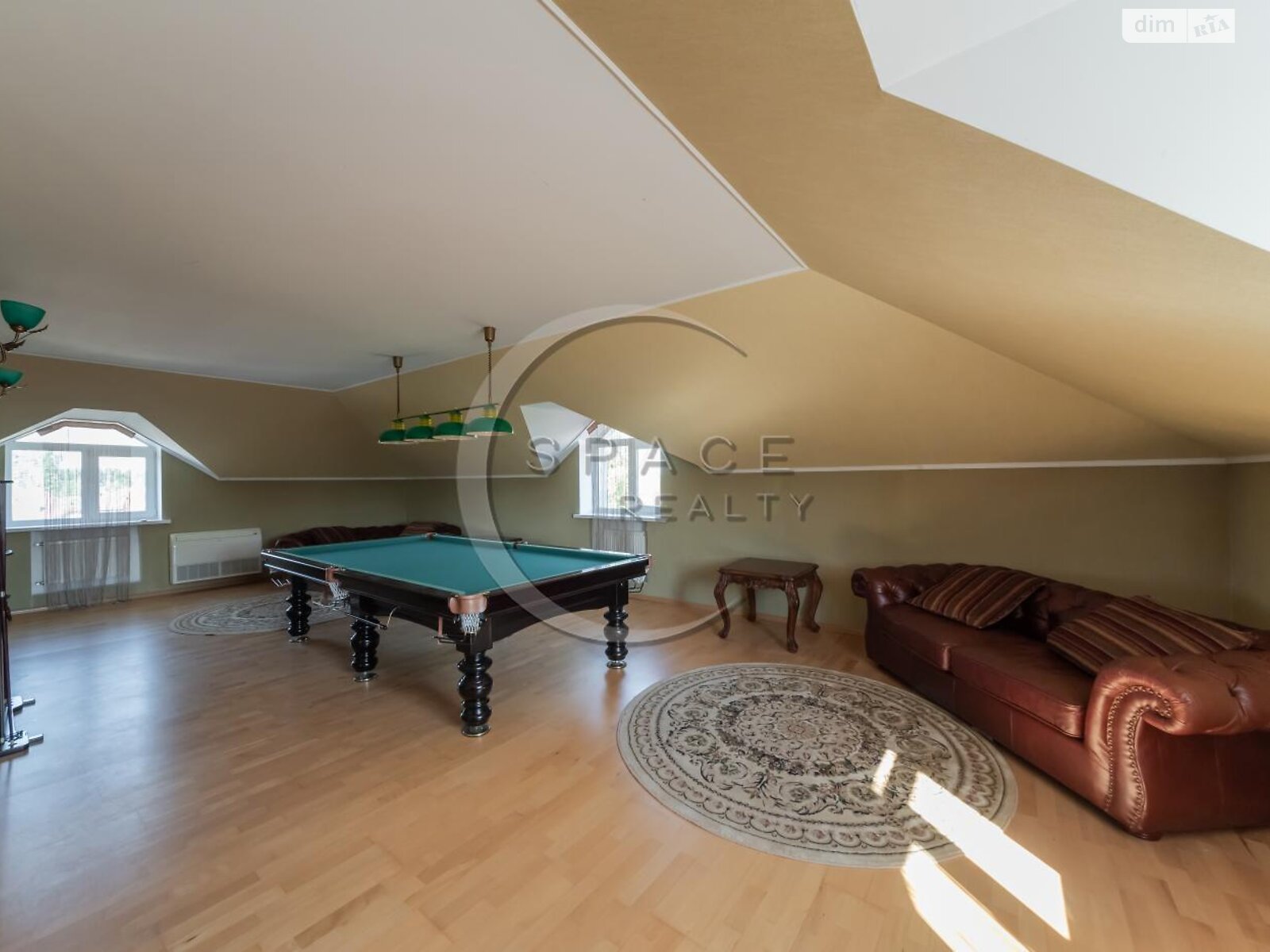 трехэтажный дом с гаражом, 460.5 кв. м, кирпич. Продажа в Мархалевке фото 1 трехэтажный дом с гаражом, 460.5 кв. м, кирпич. Продажа в Мархалевке фото 1