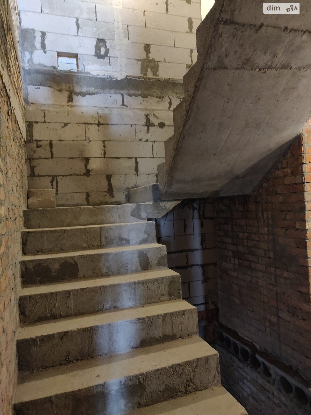 двоповерховий будинок з гаражем, 300 кв. м, цегла. Продаж у Мартусівці фото 1 двоповерховий будинок з гаражем, 300 кв. м, цегла. Продаж у Мартусівці фото 1