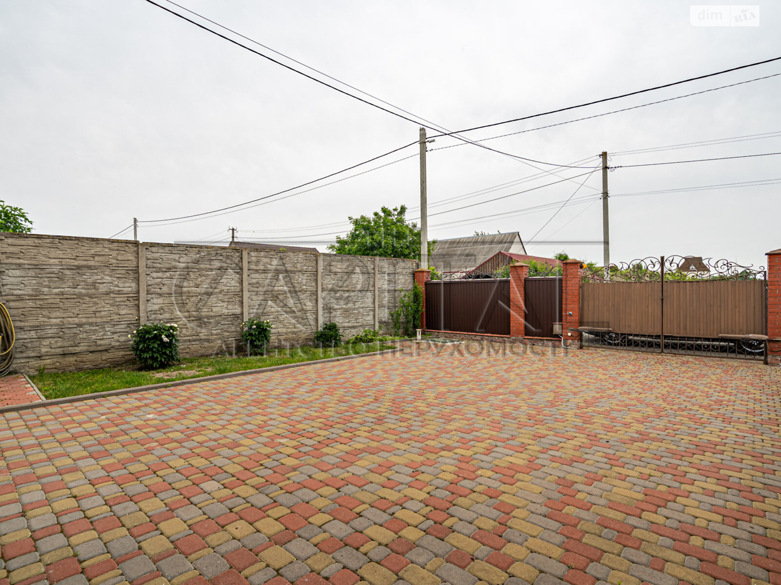 двухэтажный дом с отоплением, 292.5 кв. м, кирпич. Продажа в Мартусовке фото 1 двухэтажный дом с отоплением, 292.5 кв. м, кирпич. Продажа в Мартусовке фото 1