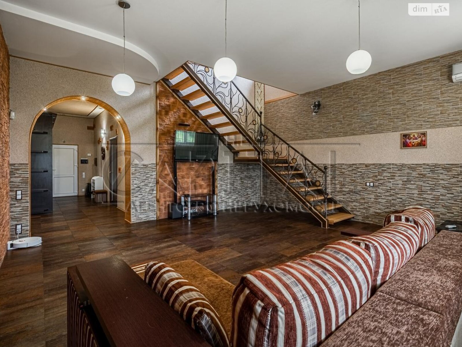 двоповерховий будинок з опаленням, 292.5 кв. м, цегла. Продаж у Мартусівці фото 1 двоповерховий будинок з опаленням, 292.5 кв. м, цегла. Продаж у Мартусівці фото 1